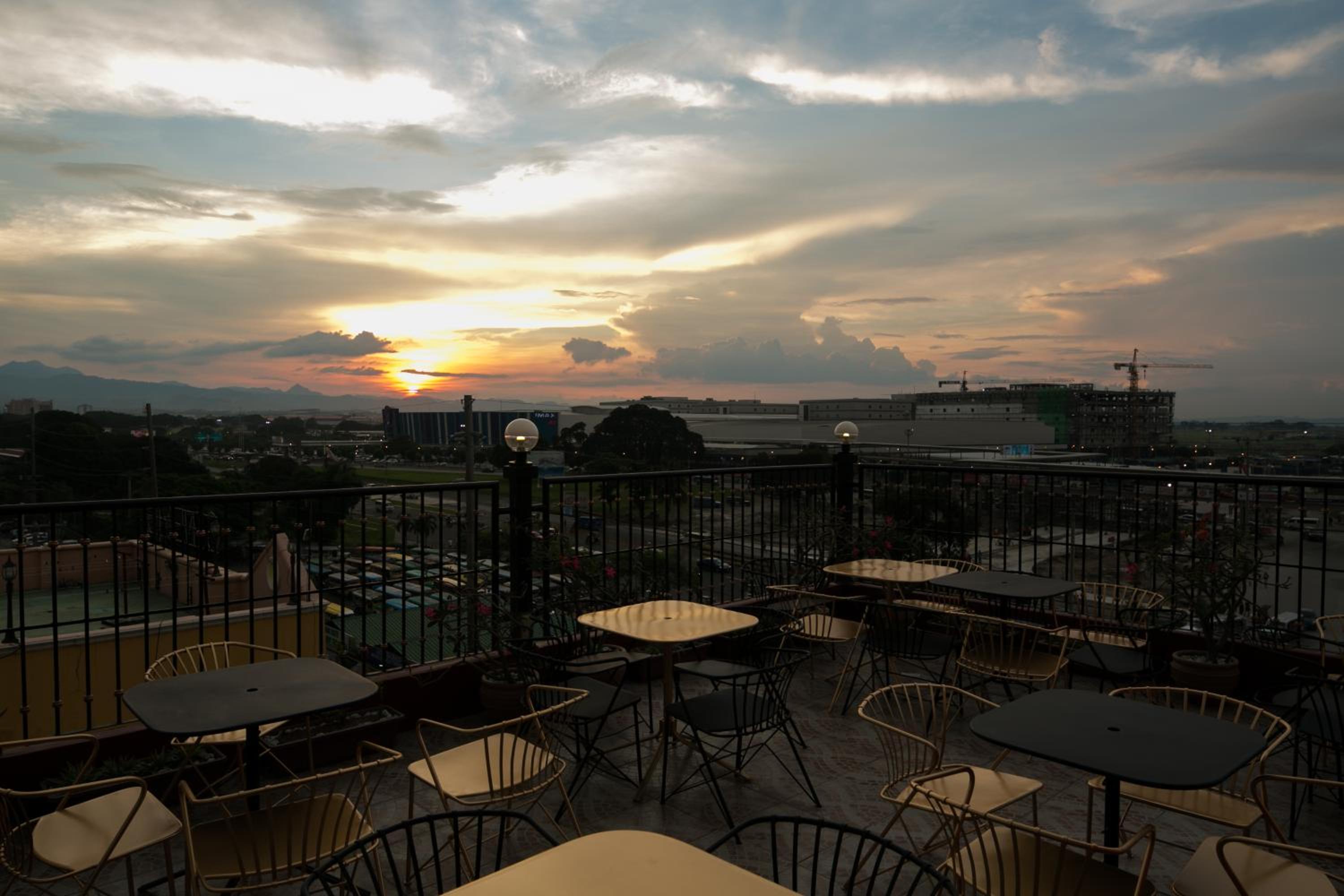 950 Condotel, Angeles - 21