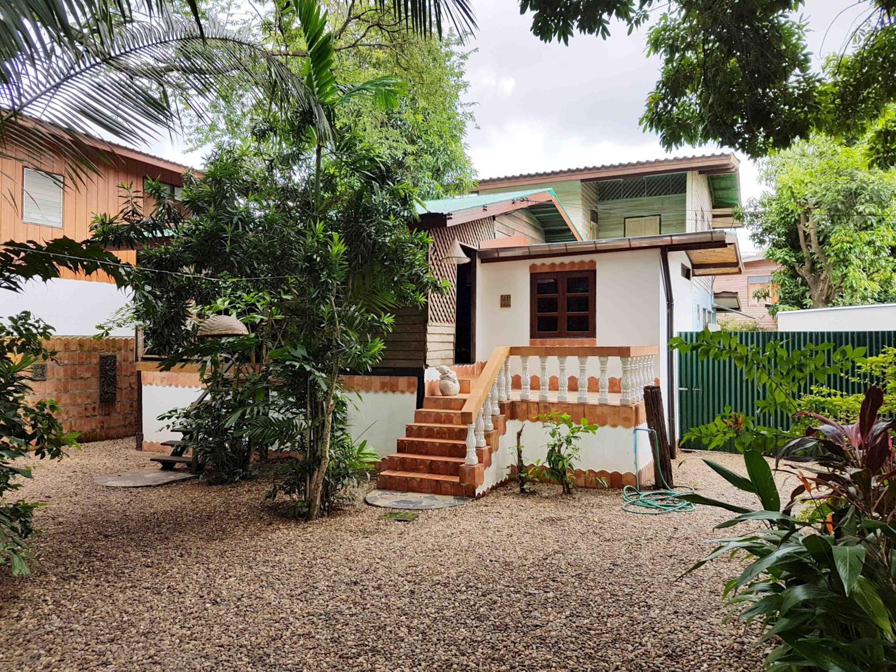 Mut Mee Garden Guest House