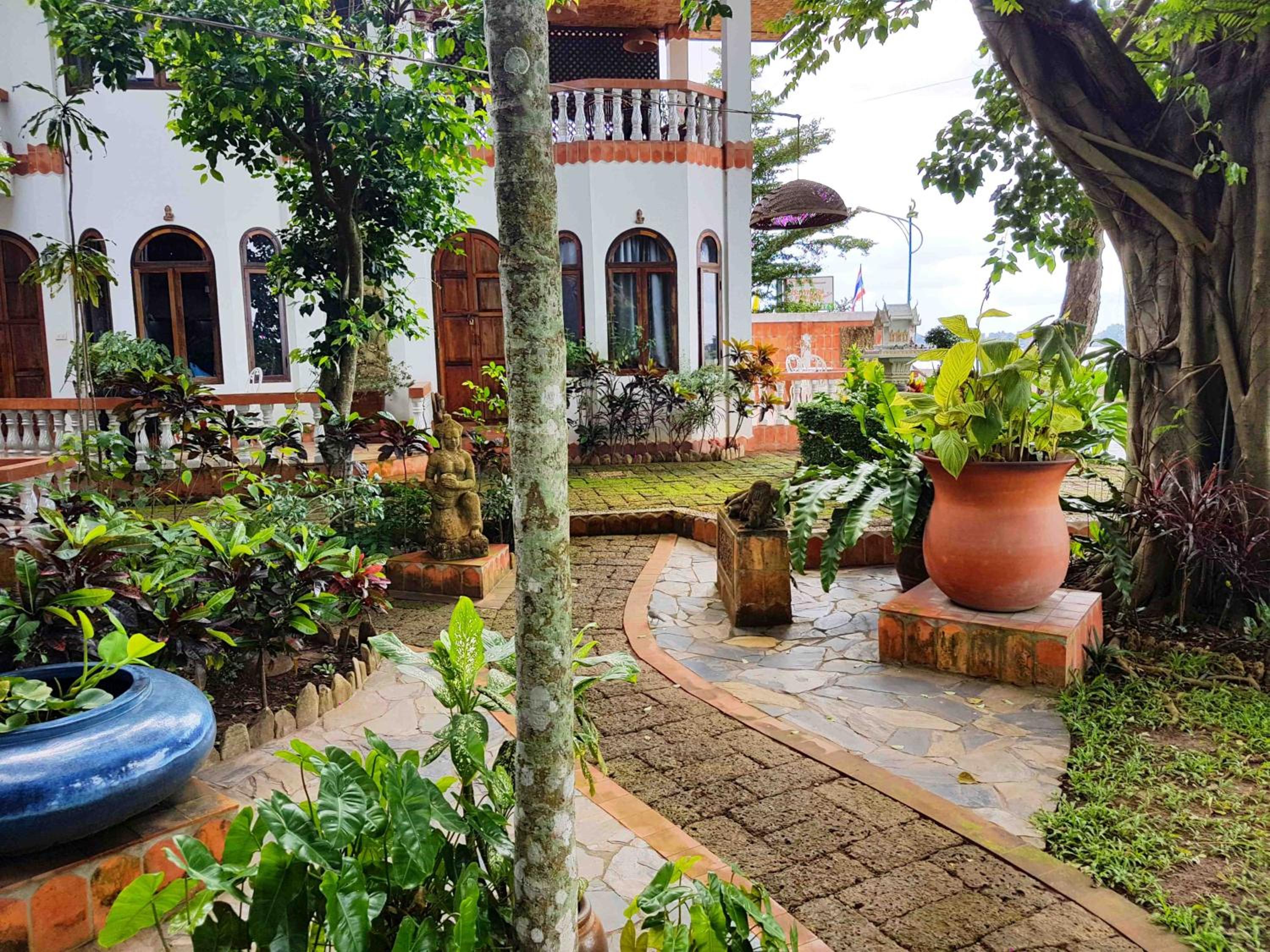 Mut Mee Garden Guest House