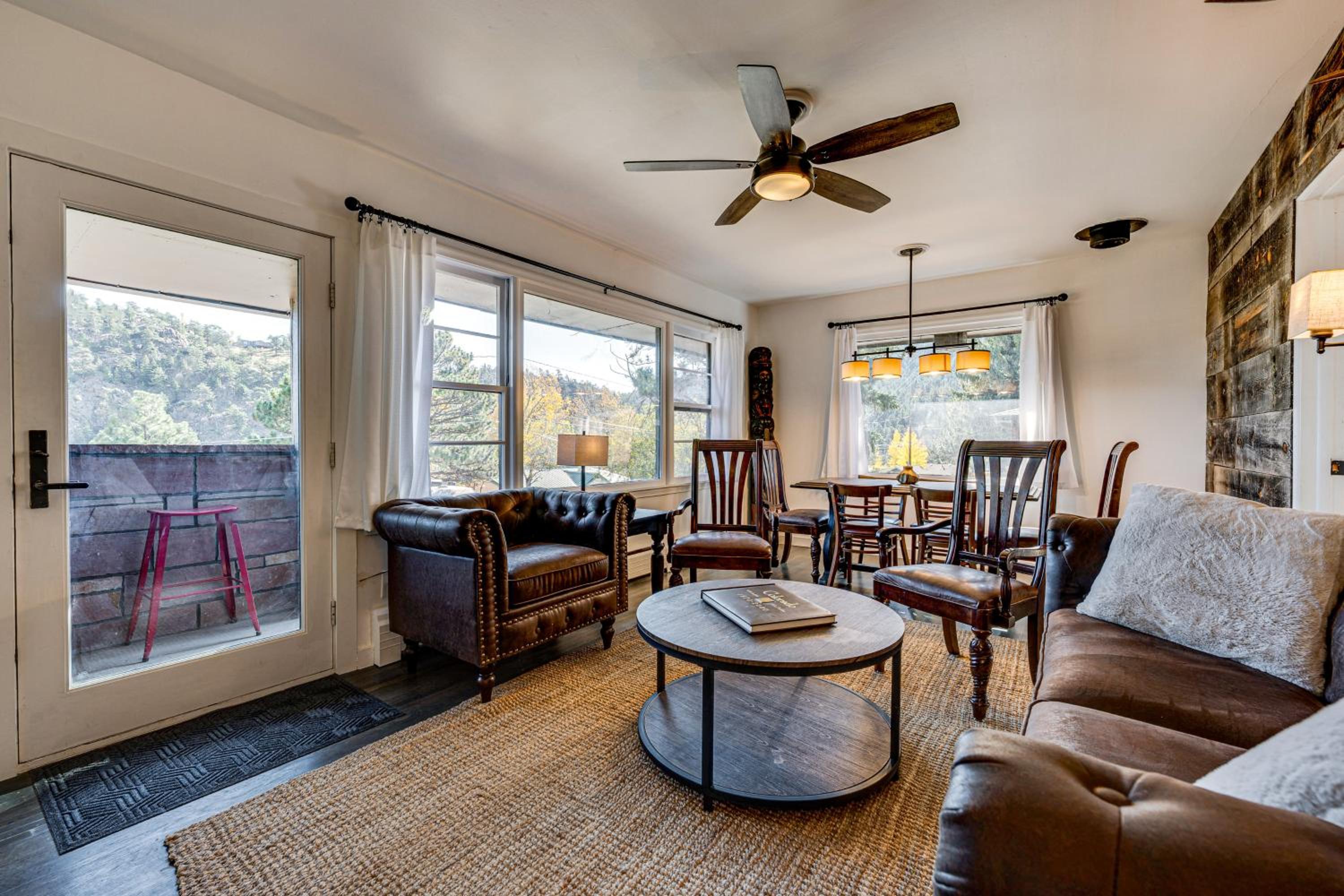 Mtn-View Retreat with Deck and Hot Tub in Estes Park!