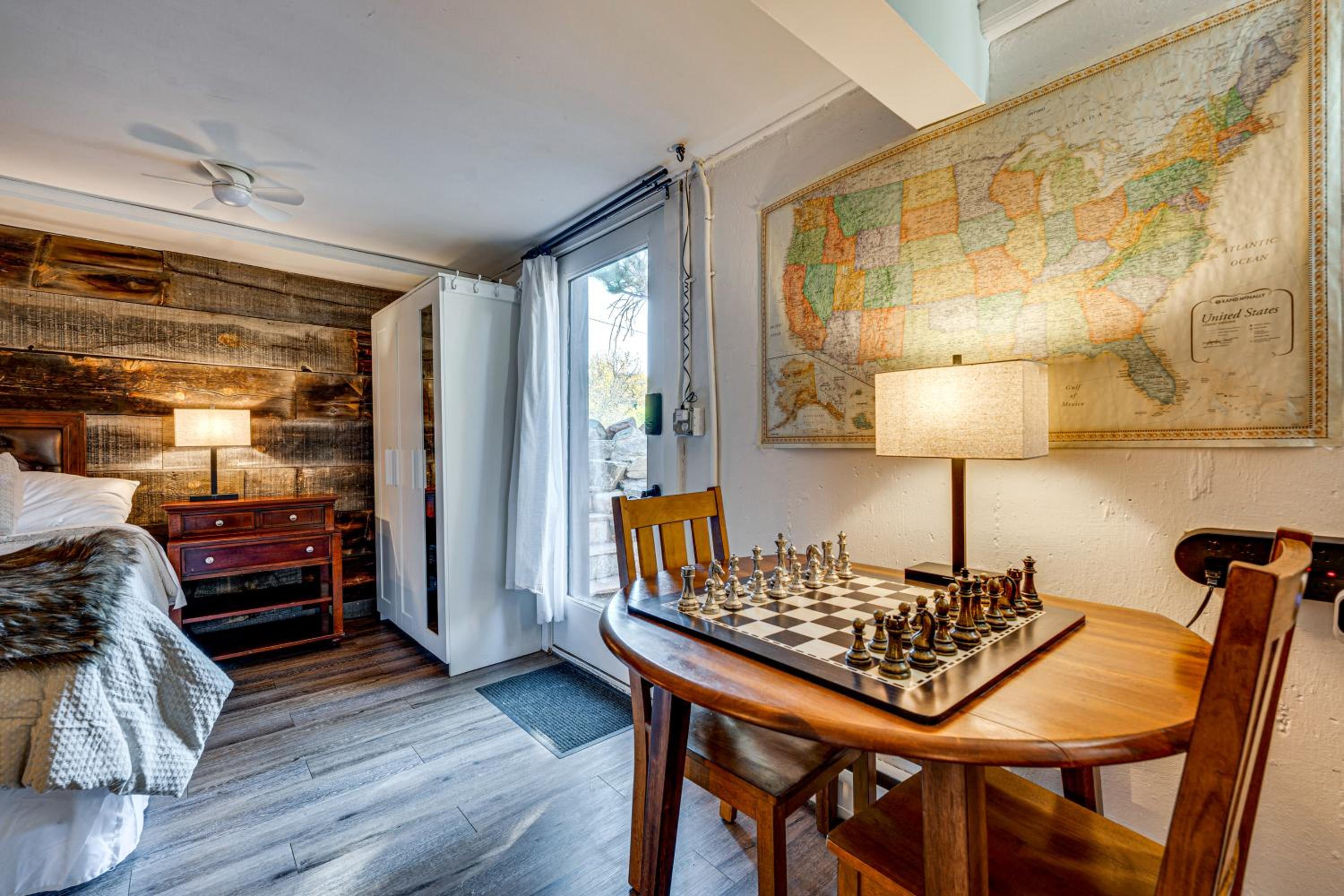 Mtn-View Retreat with Deck and Hot Tub in Estes Park!