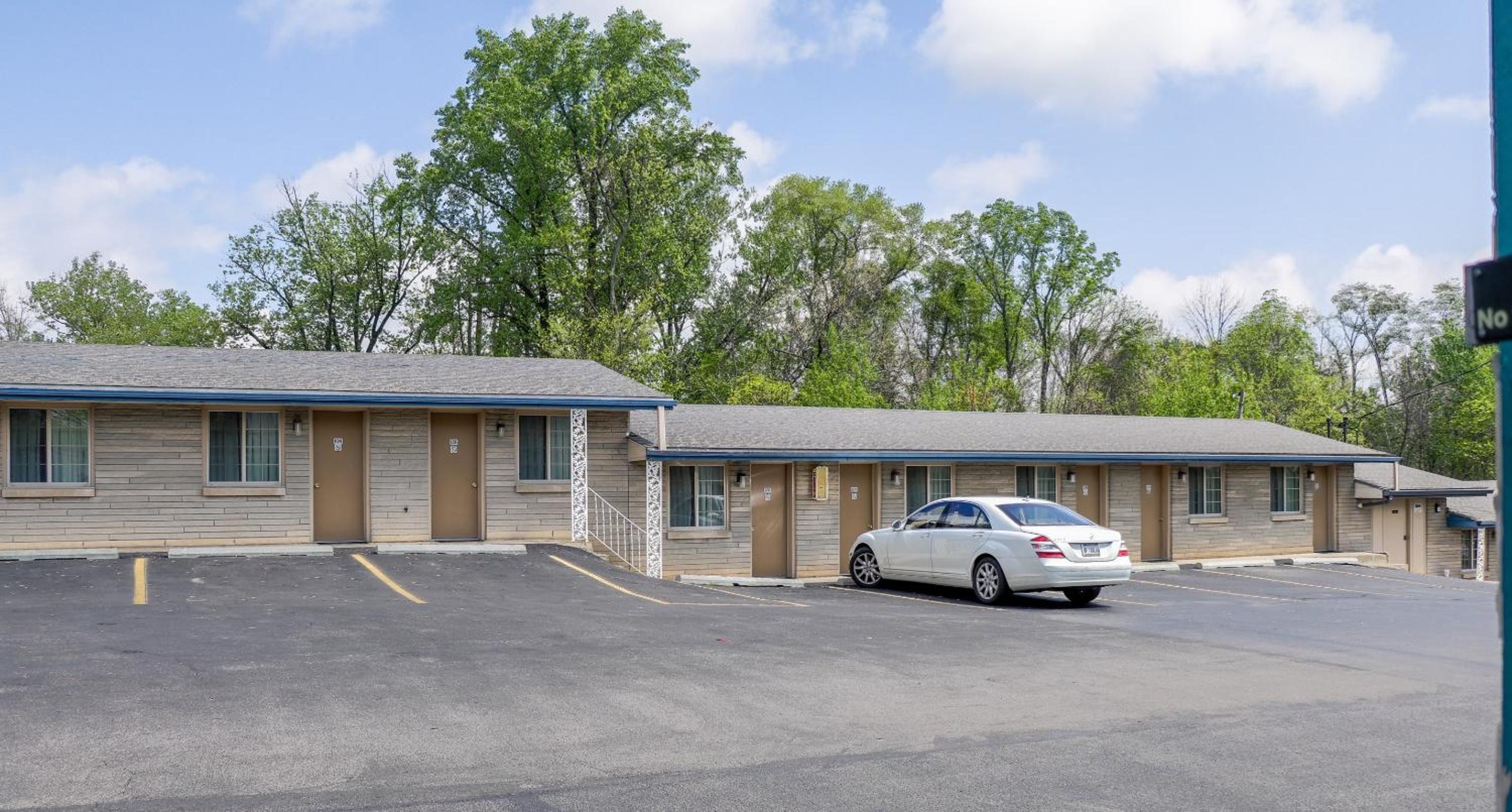 Economy Inn Bloomington
