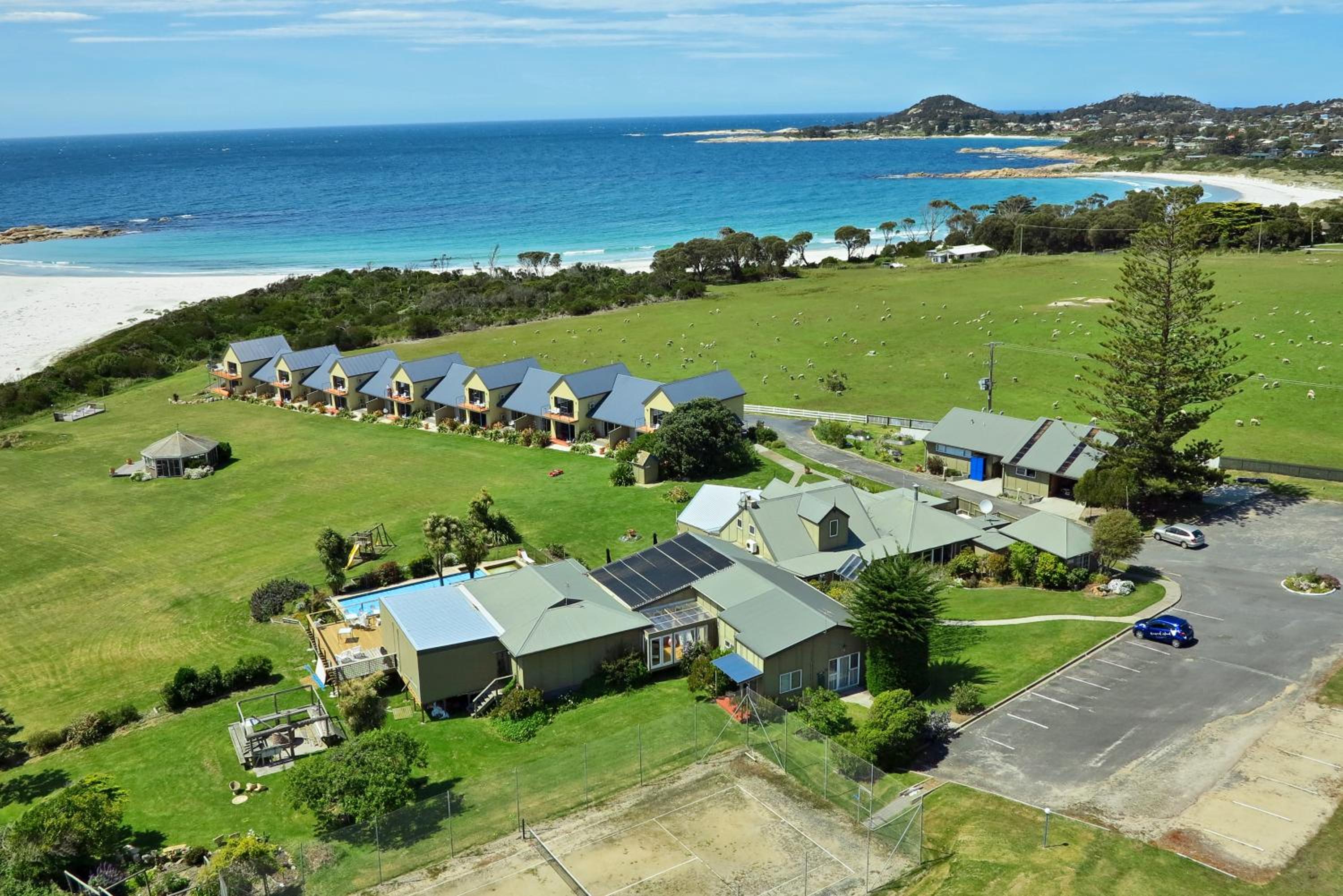 Diamond Island Resort, Restaurant & Bar and Penguin Show