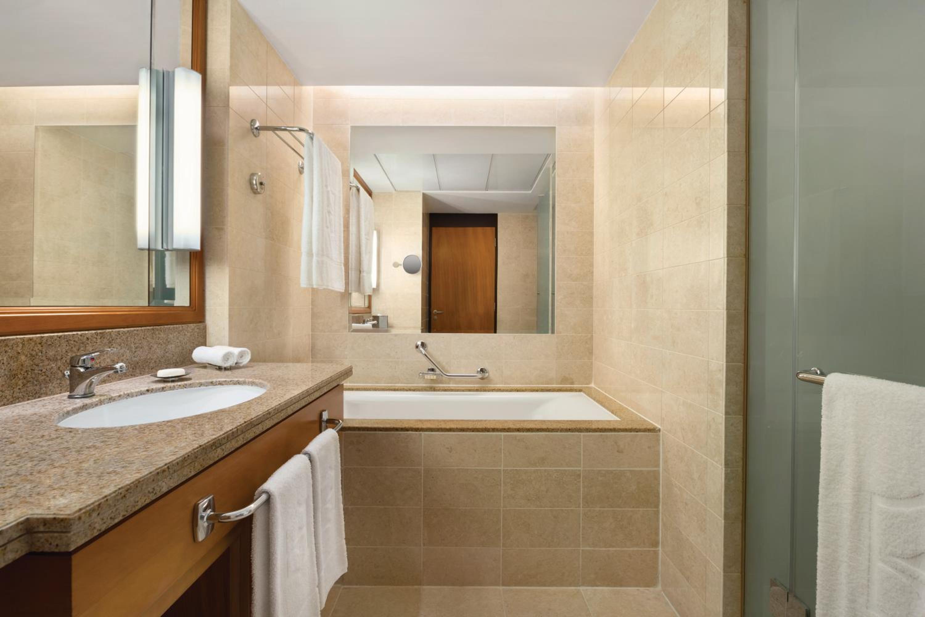 DoubleTree By Hilton Muscat Al Waha