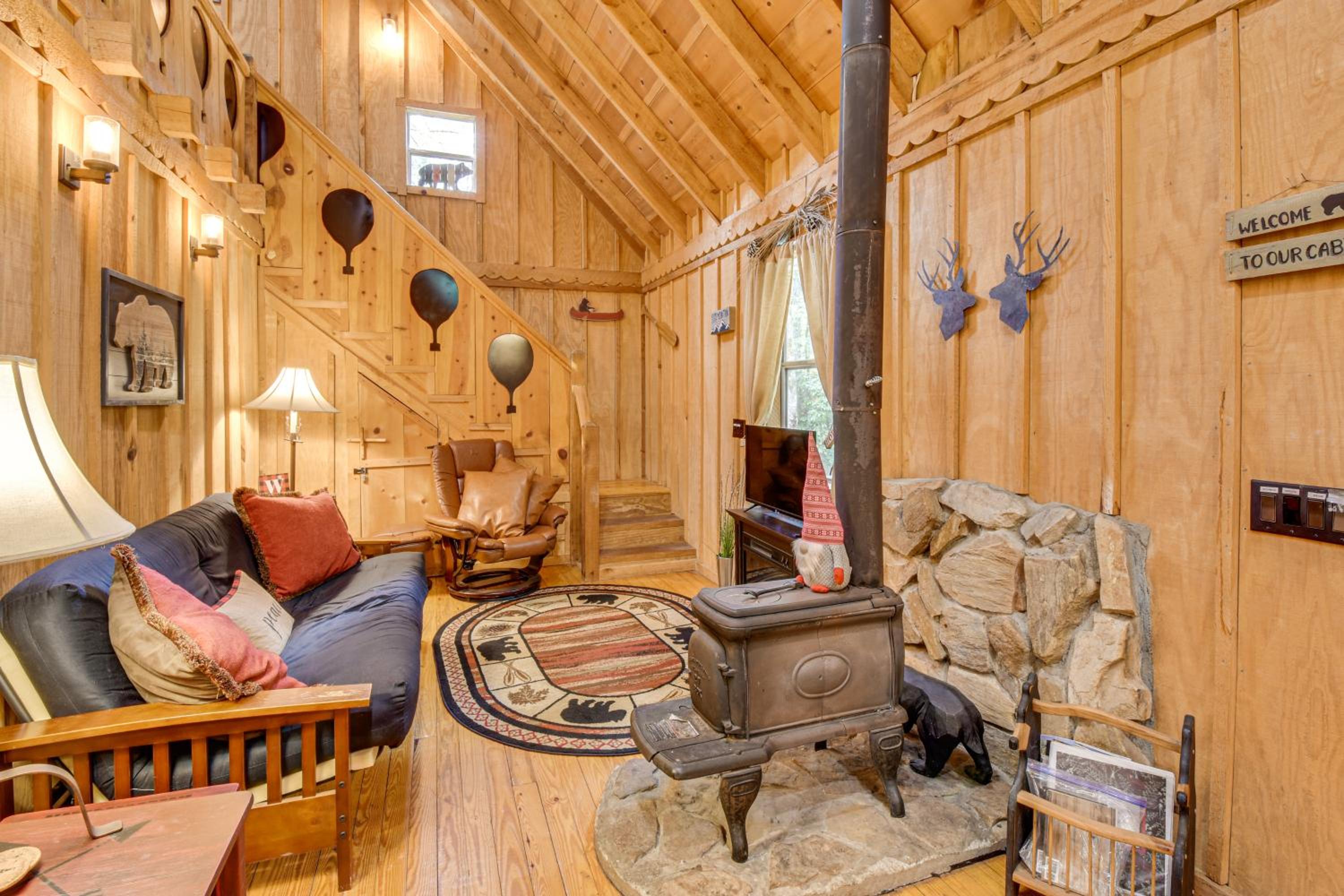 Hike and Fish Wooded Cabin Near Downtown Helen
