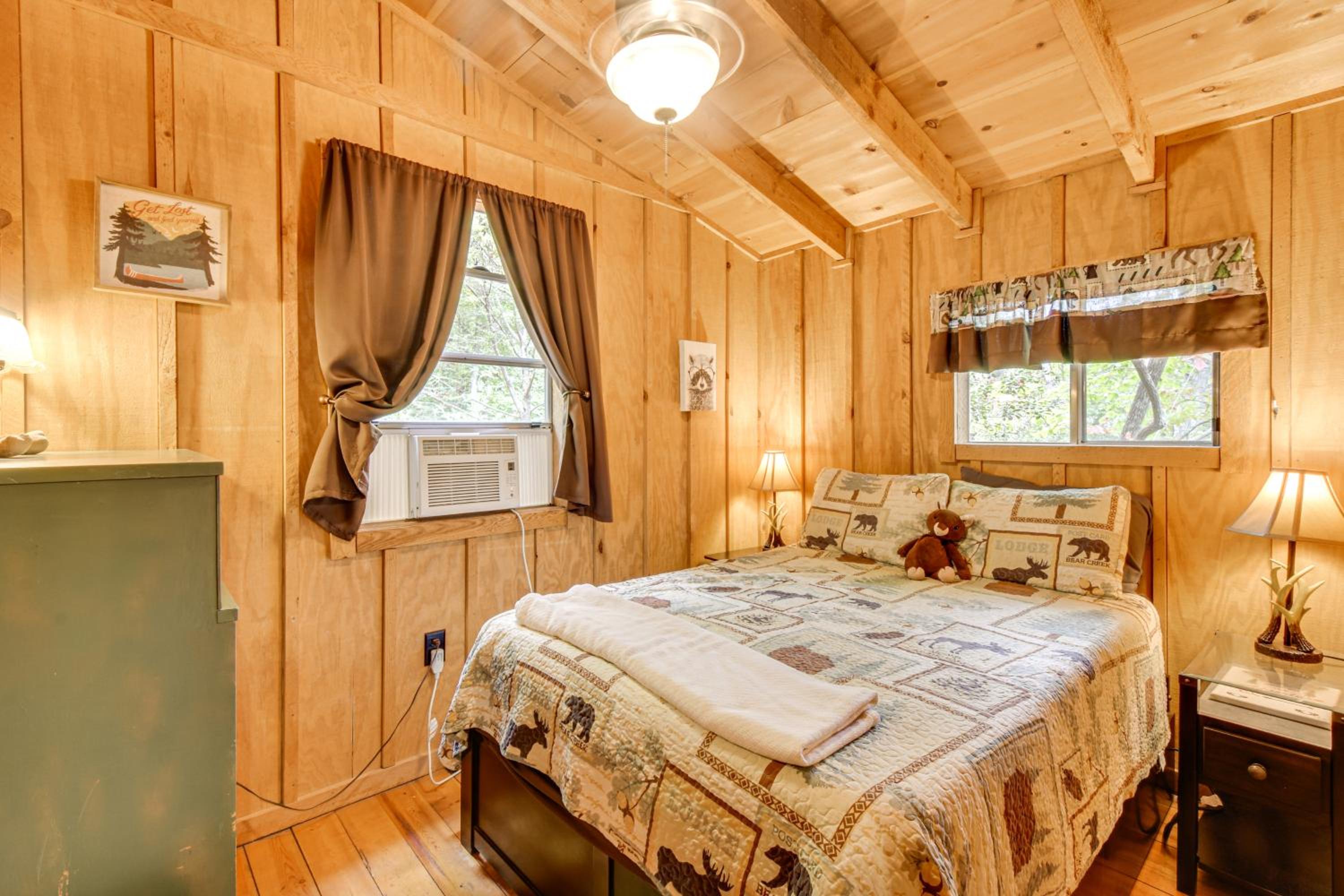 Hike and Fish Wooded Cabin Near Downtown Helen