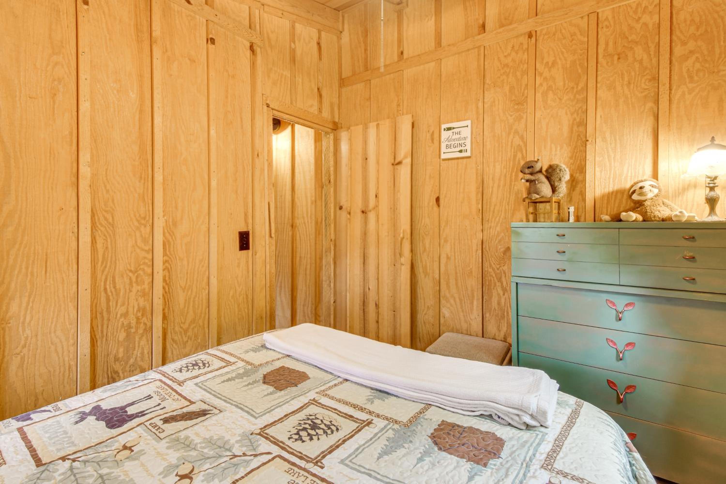Hike and Fish Wooded Cabin Near Downtown Helen