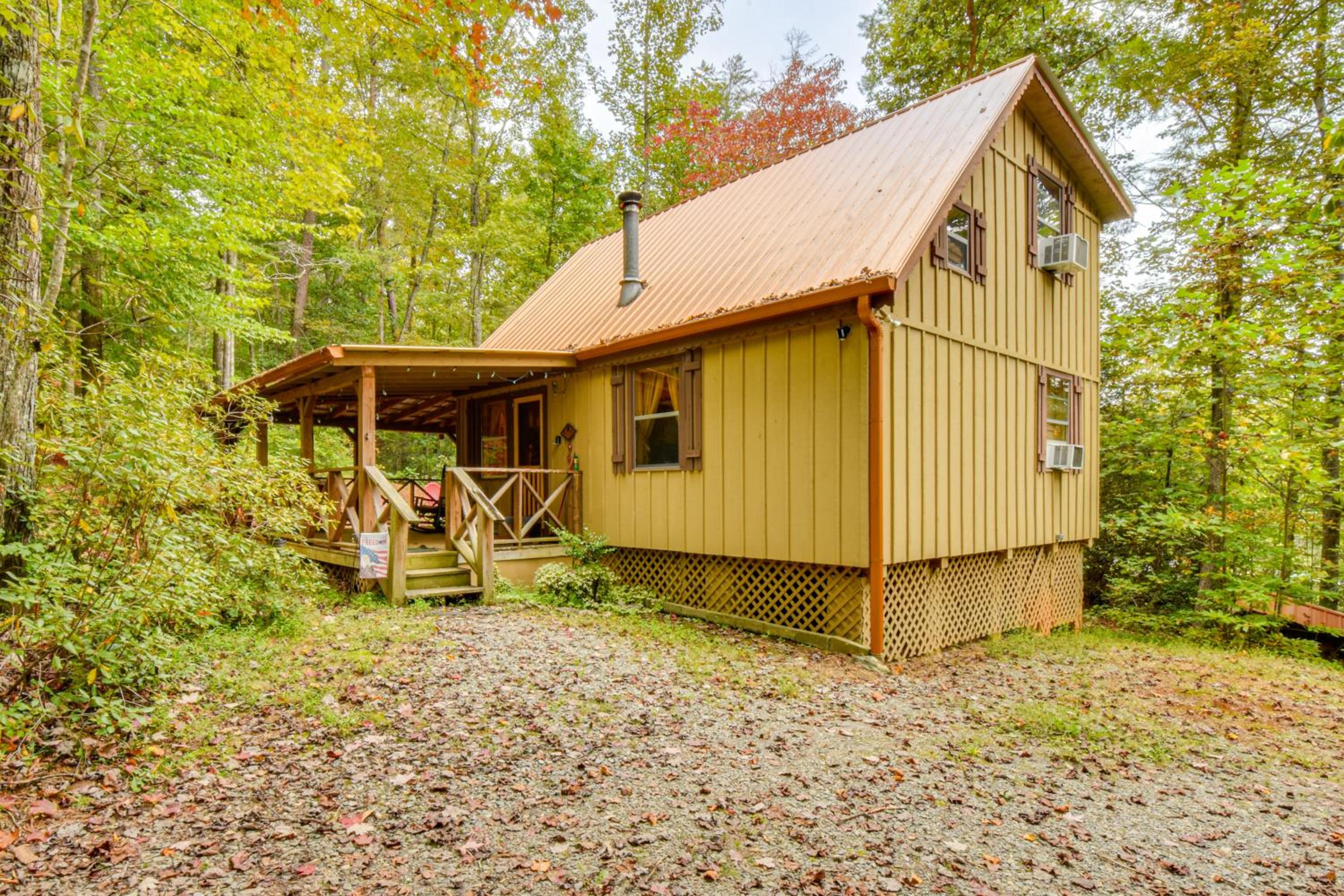 Hike and Fish Wooded Cabin Near Downtown Helen