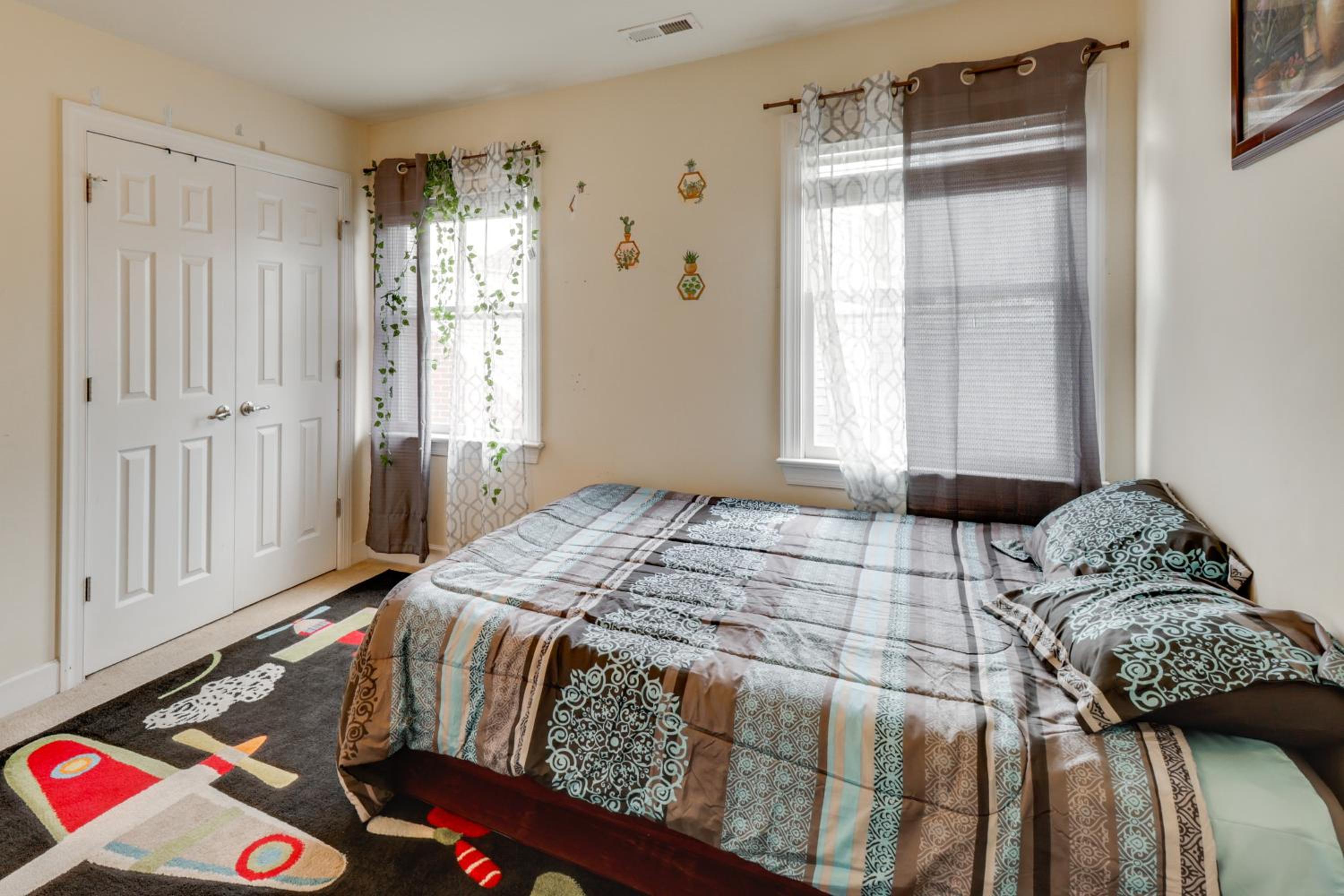 Centrally Located Hampton Roads Home with Game Room!