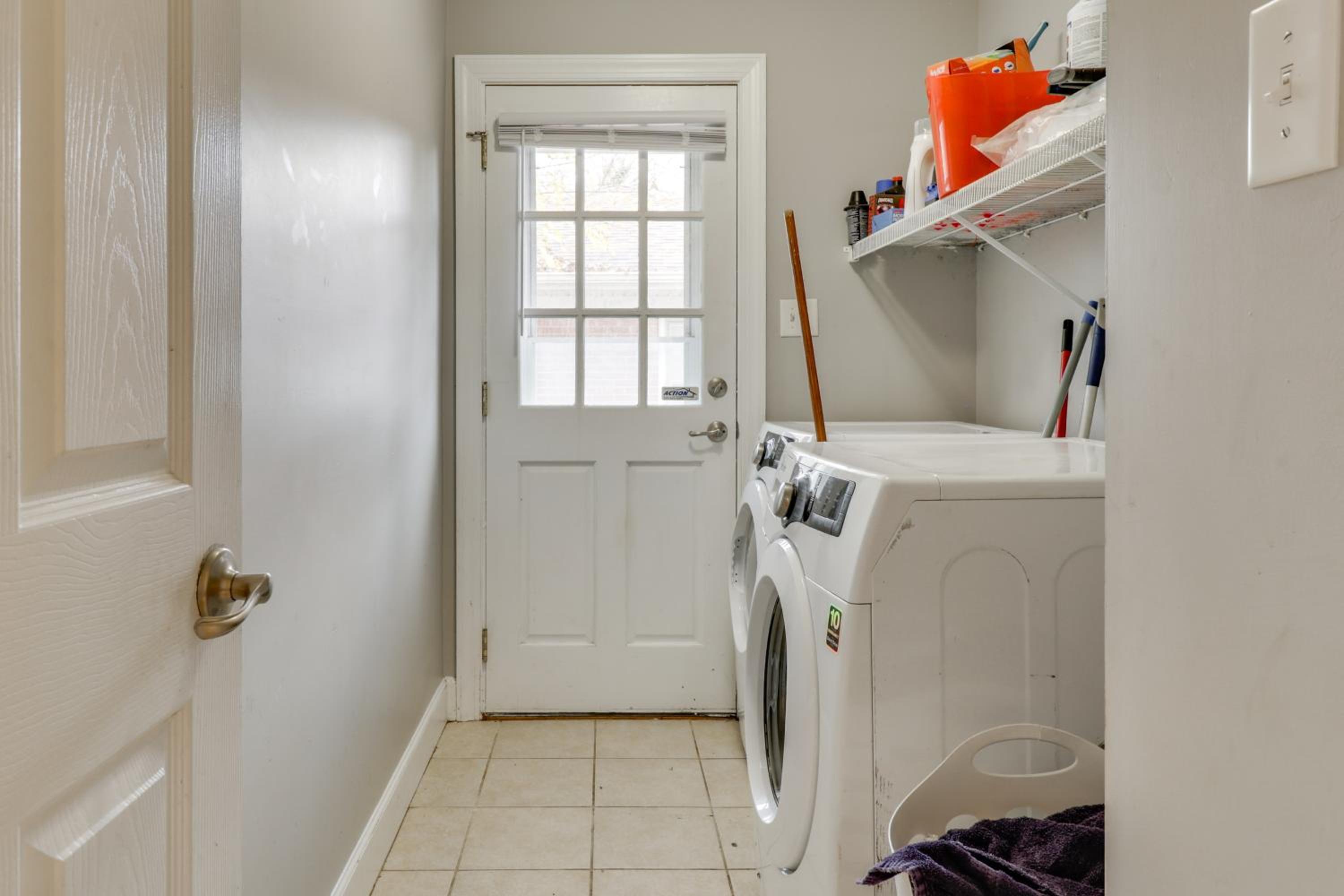 Centrally Located Hampton Roads Home with Game Room!