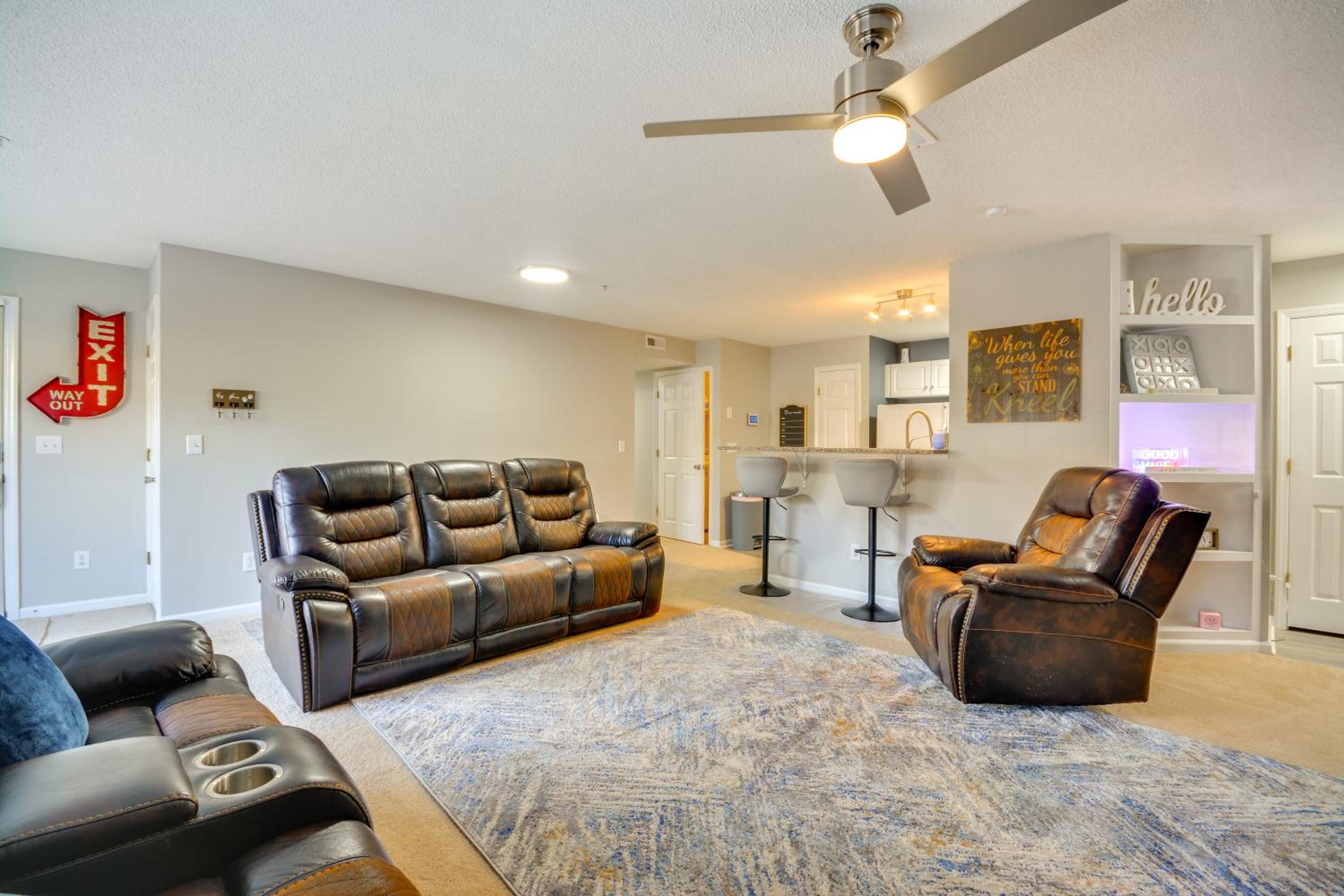 9 Mi to UNCG & Dtwn: Suburban Family Condo