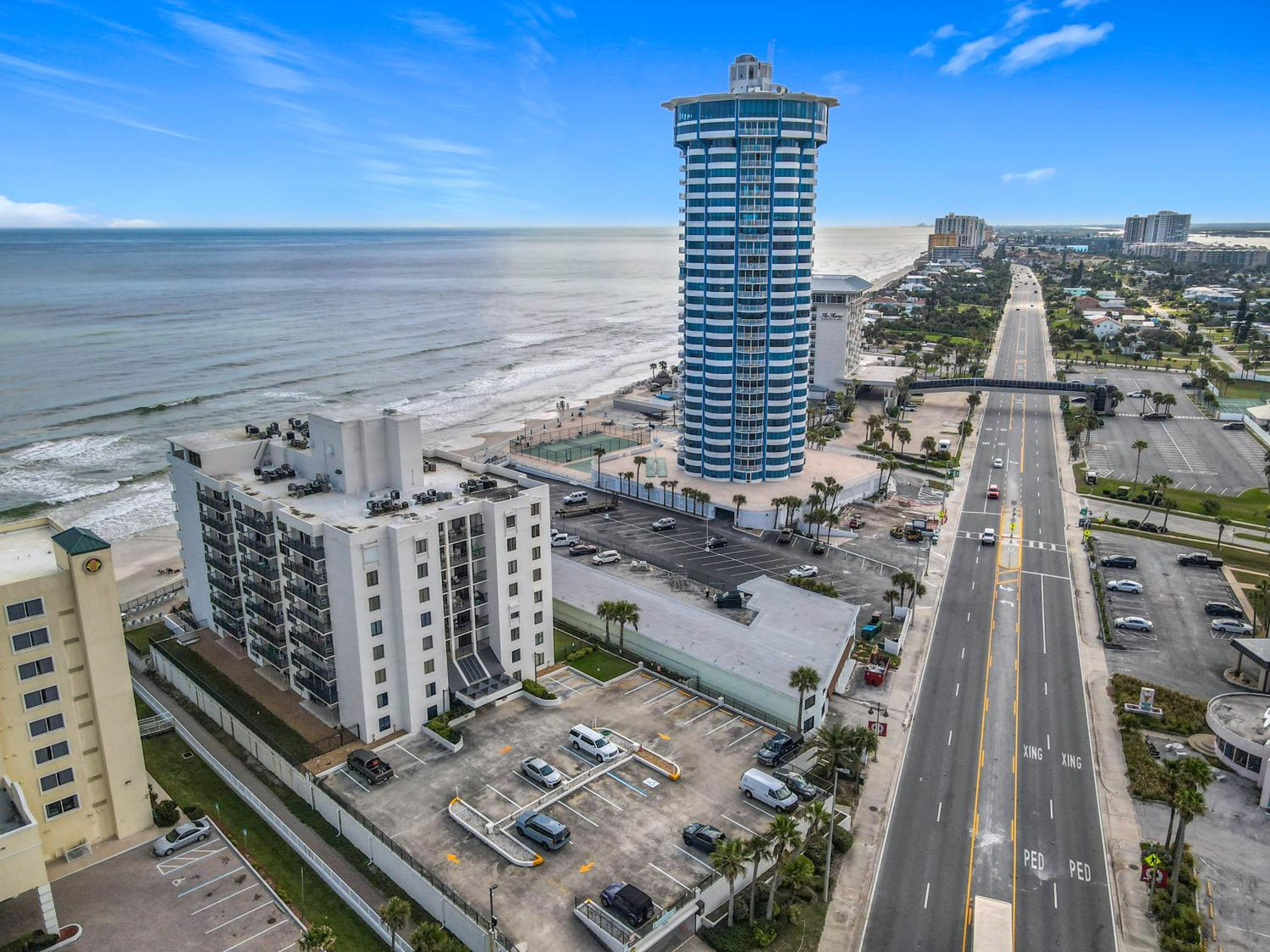 Oceanfront 1BR Condo Balcony, Heated Pool Beach