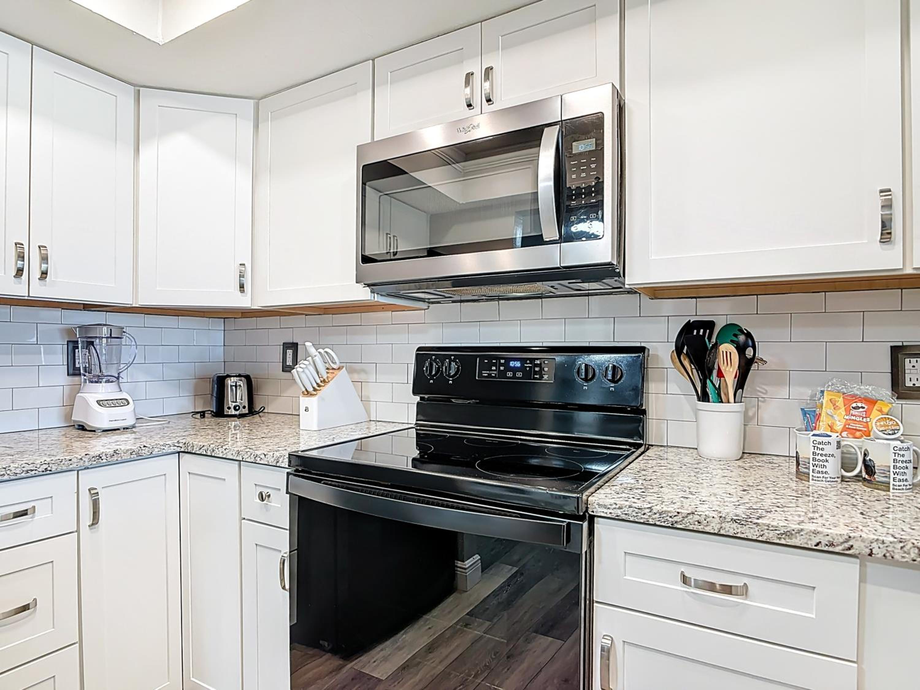 Oceanfront 1BR Condo Balcony, Heated Pool Beach