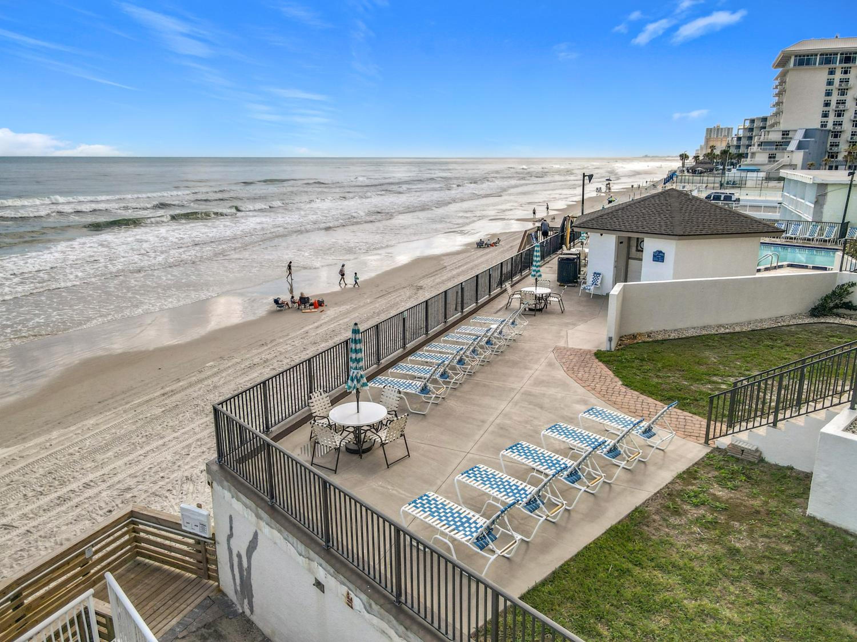 Oceanfront 1BR Condo Balcony, Heated Pool Beach