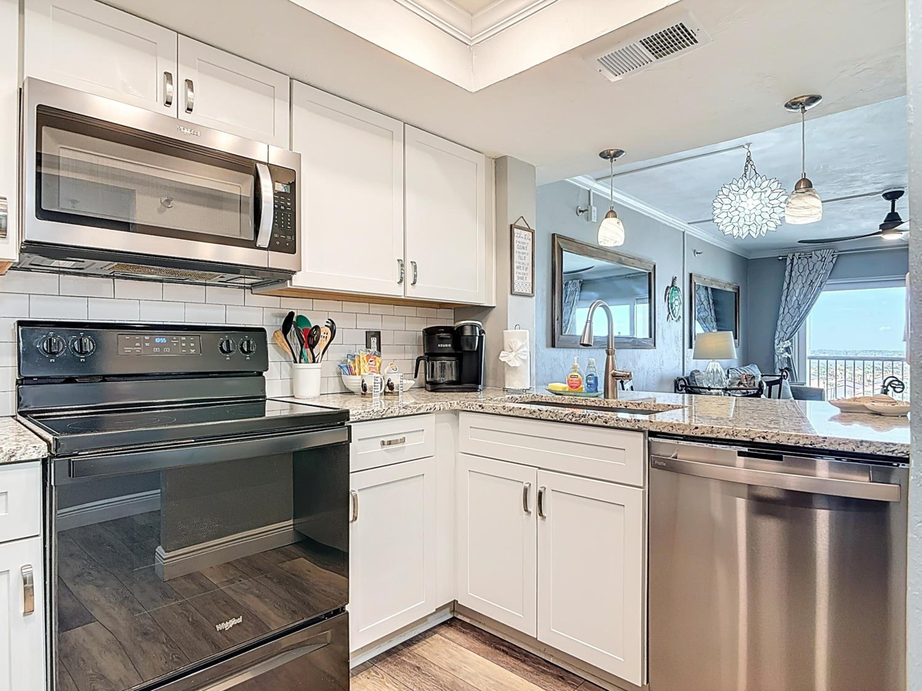 Oceanfront 1BR Condo Balcony, Heated Pool Beach