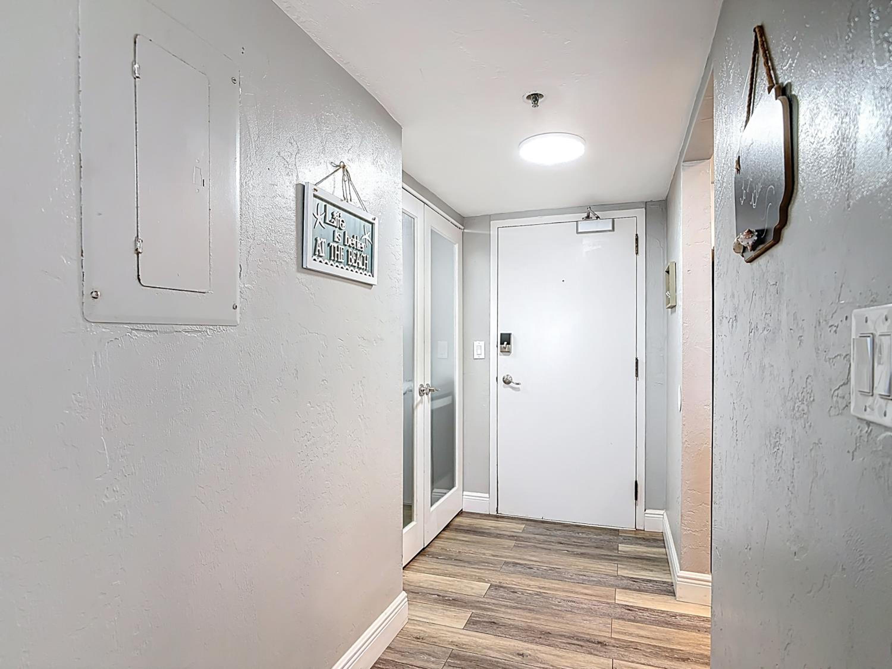 Oceanfront 1BR Condo Balcony, Heated Pool Beach