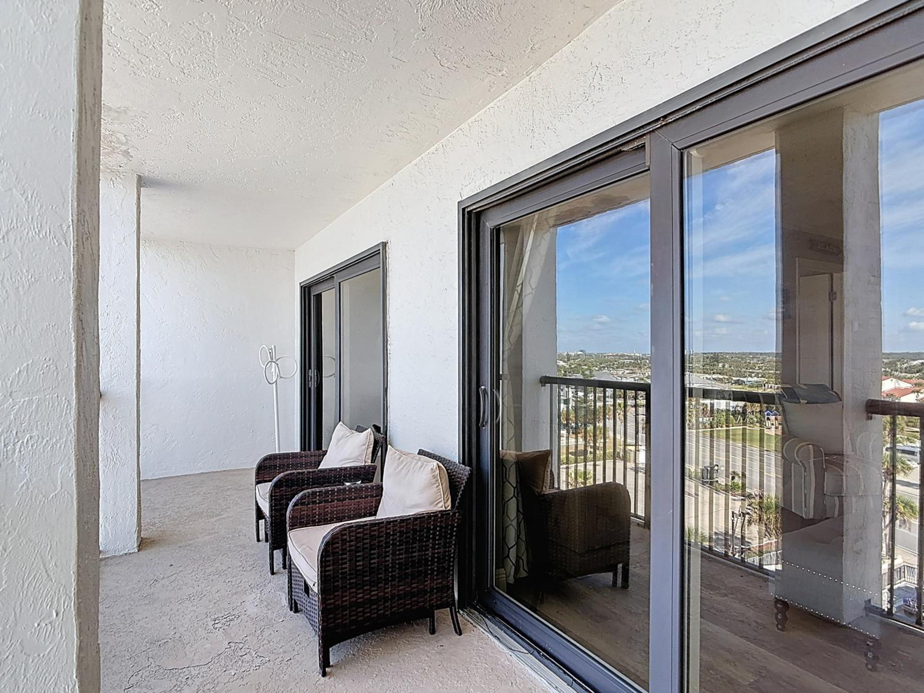 Oceanfront 1BR Condo Balcony, Heated Pool Beach