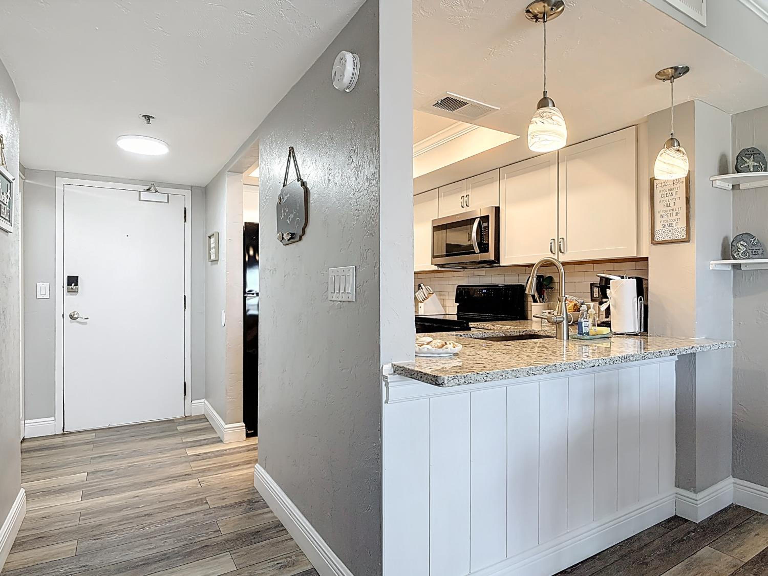 Oceanfront 1BR Condo Balcony, Heated Pool Beach