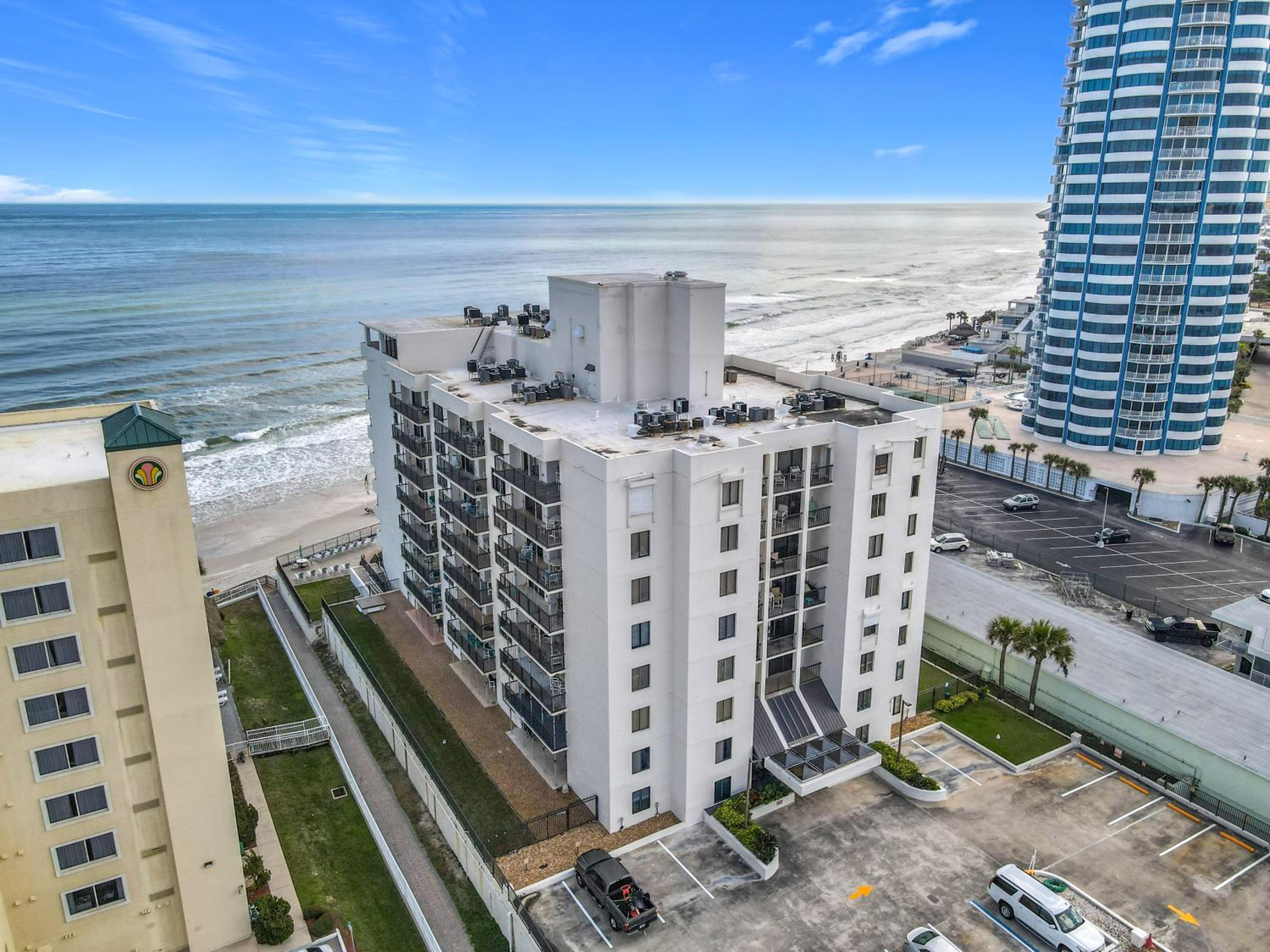 Oceanfront 1BR Condo Balcony, Heated Pool Beach