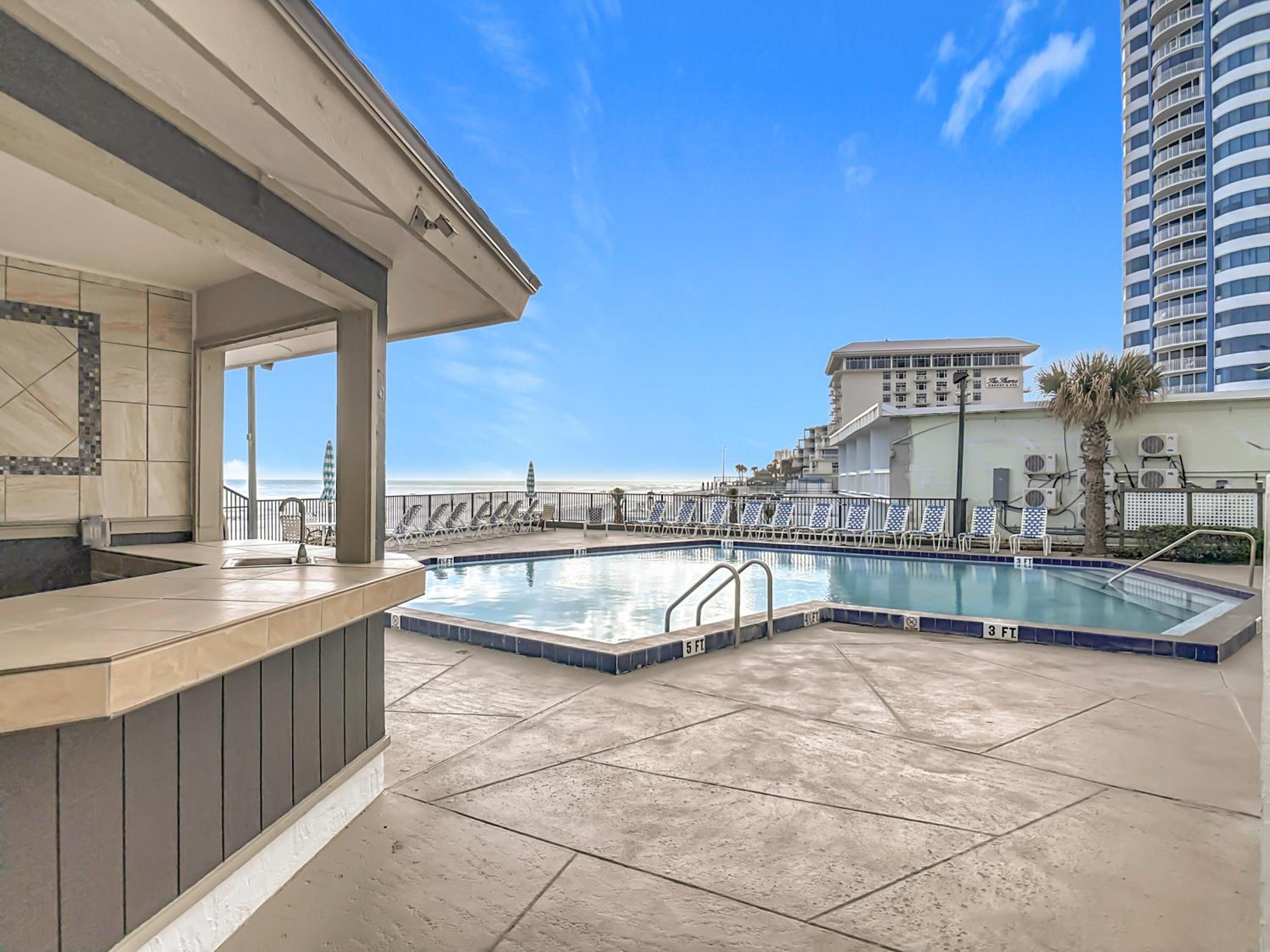Oceanfront 1BR Condo Balcony, Heated Pool Beach