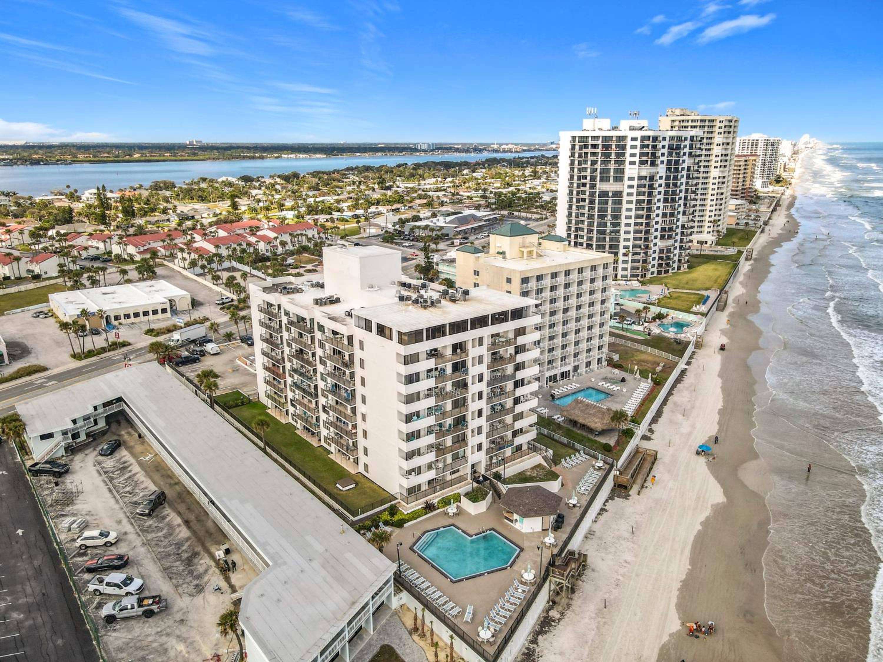 Oceanfront 1BR Condo Balcony, Heated Pool Beach