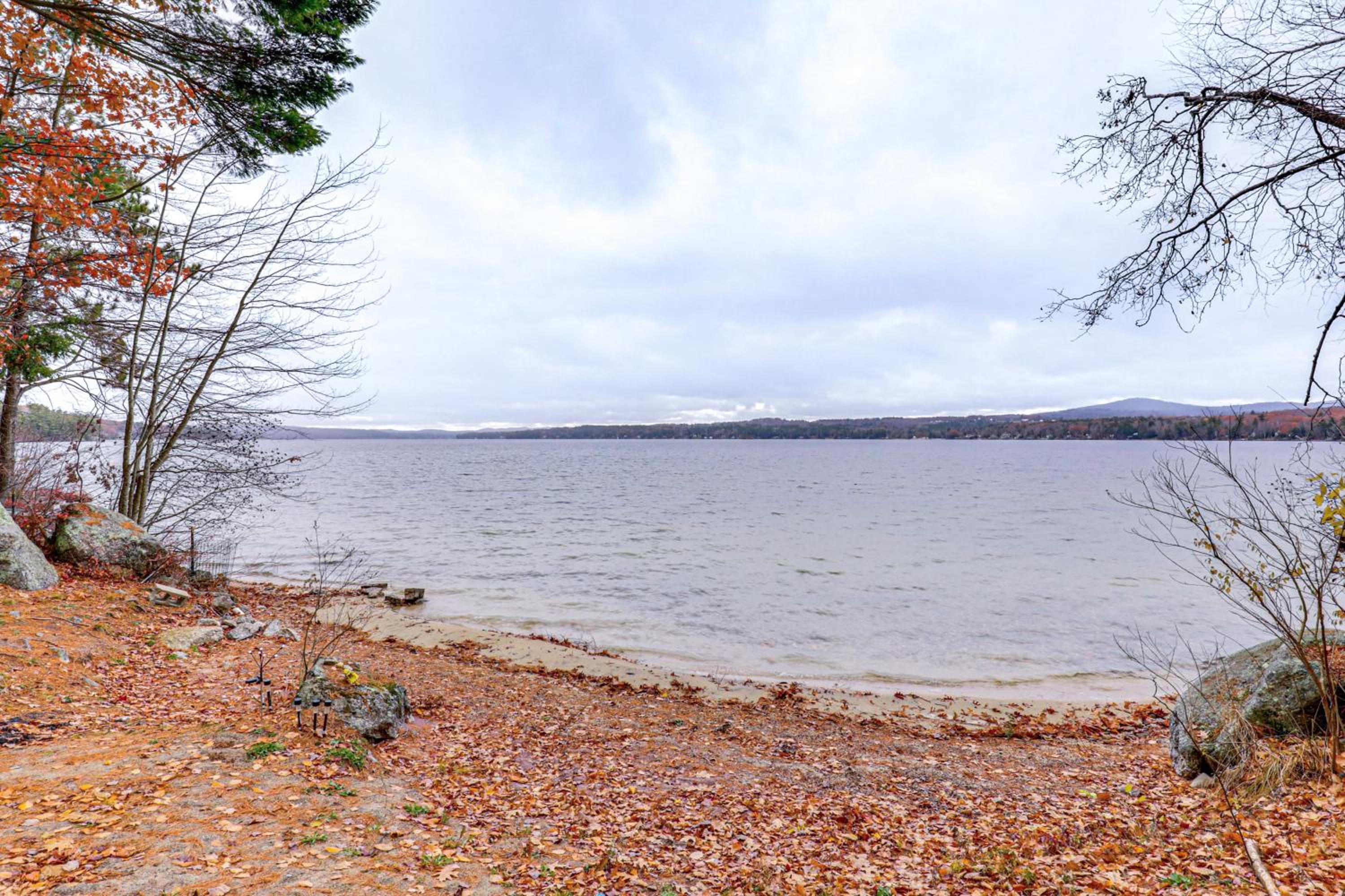 Lake Winnisquam Home Fish, Hike and Explore!