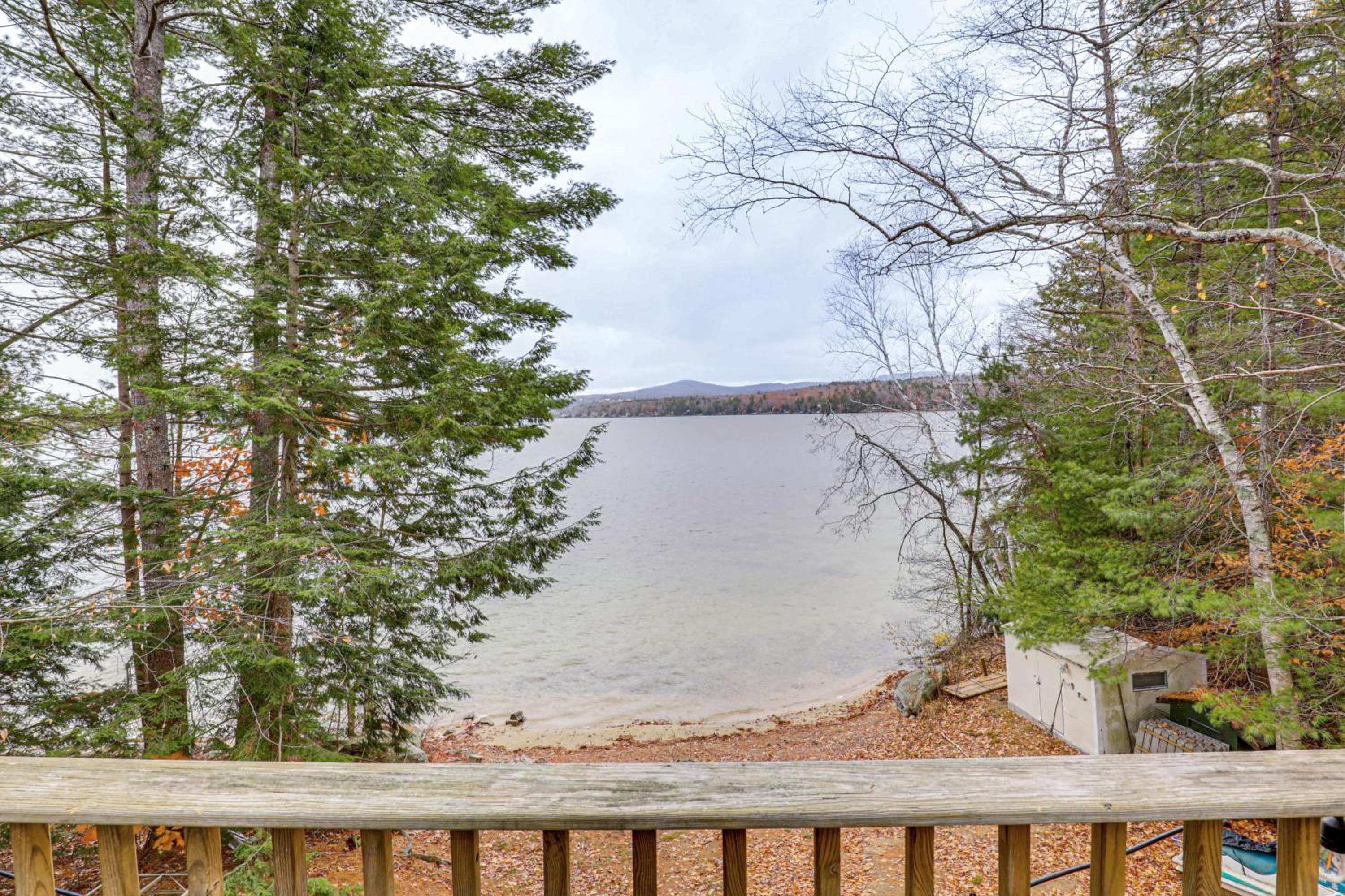 Lake Winnisquam Home Fish, Hike and Explore!