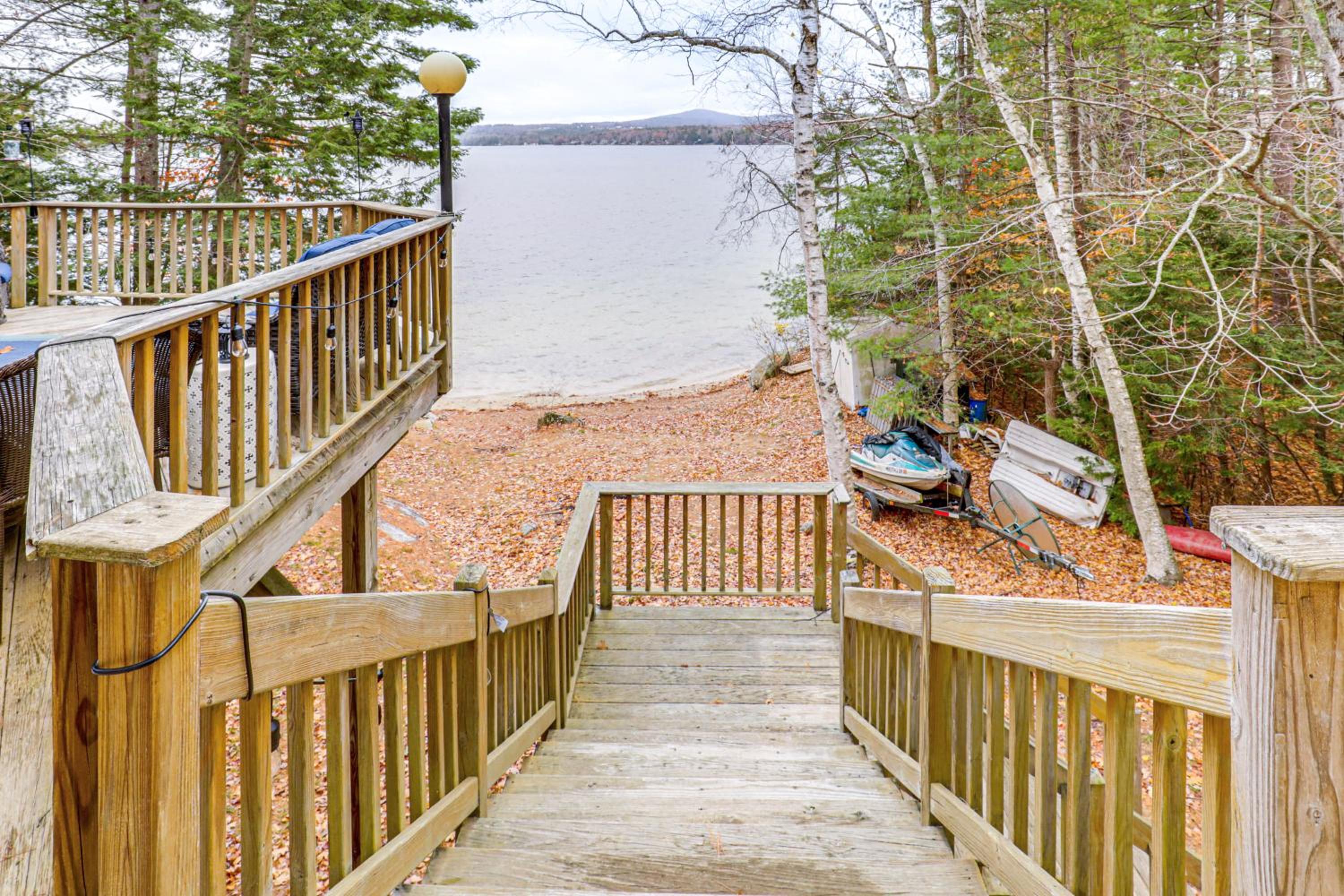 Lake Winnisquam Home Fish, Hike and Explore!