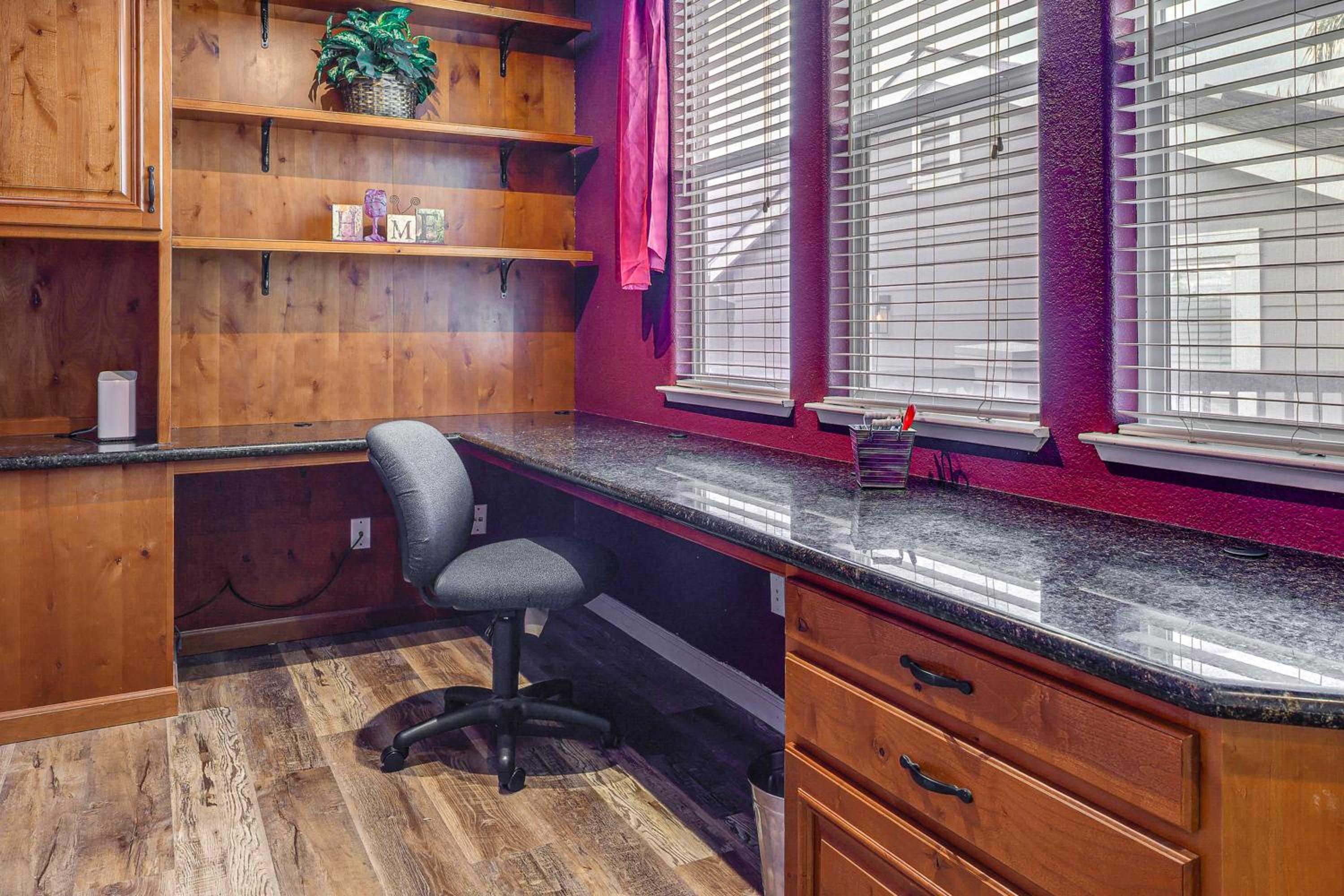 Napa Nearby! Large Home with Hot Tub and Dtwn Access