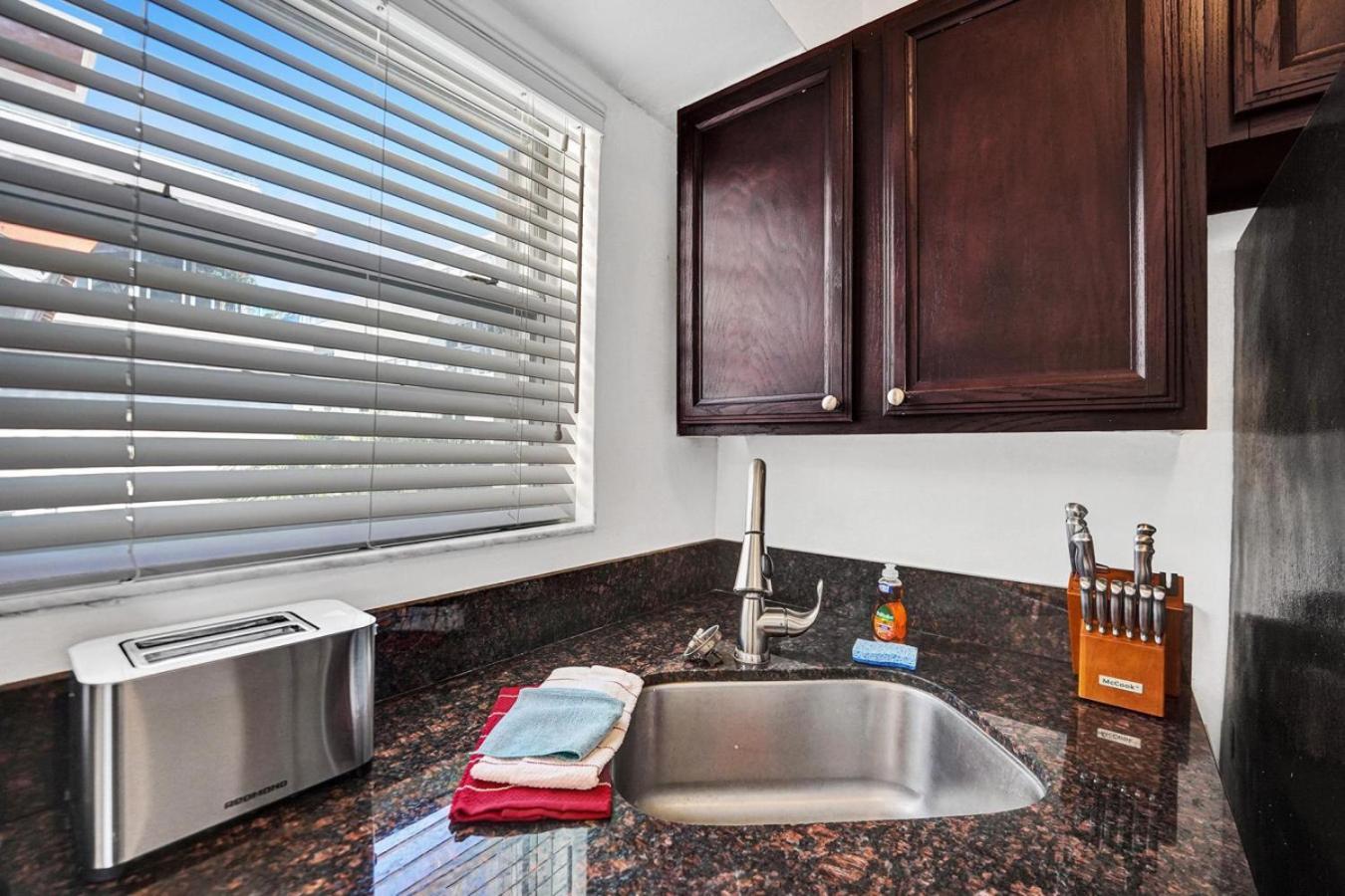 Desoto 2 bedrooms Second floor