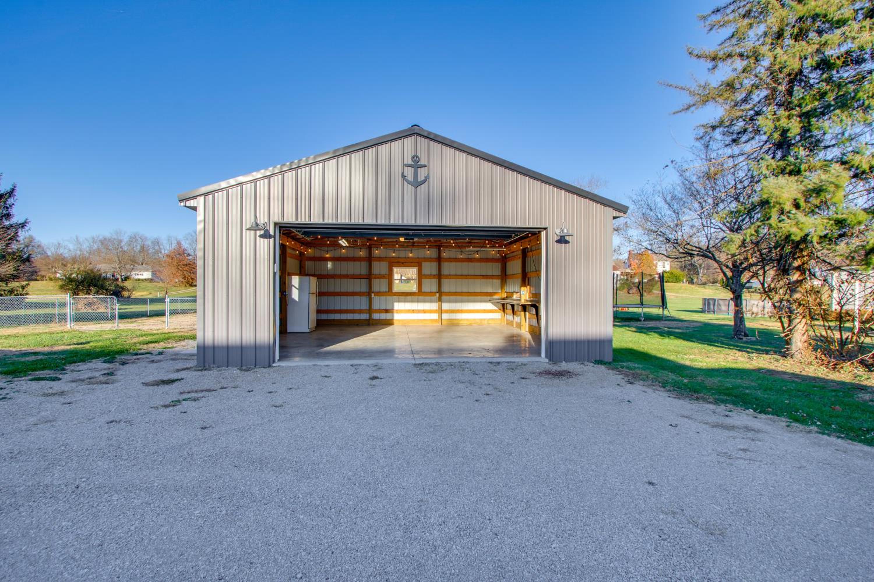Fully Updated! Zanesville Home with River Views