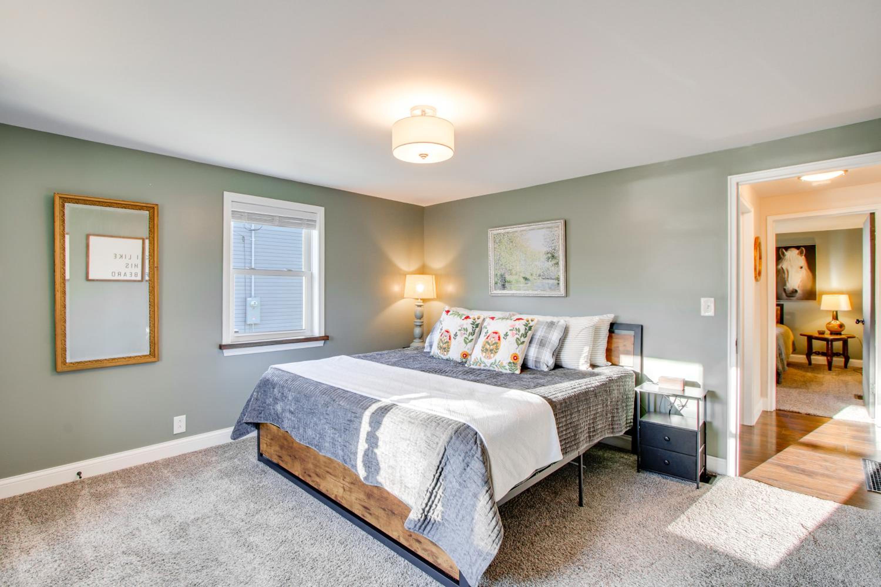Fully Updated! Zanesville Home with River Views