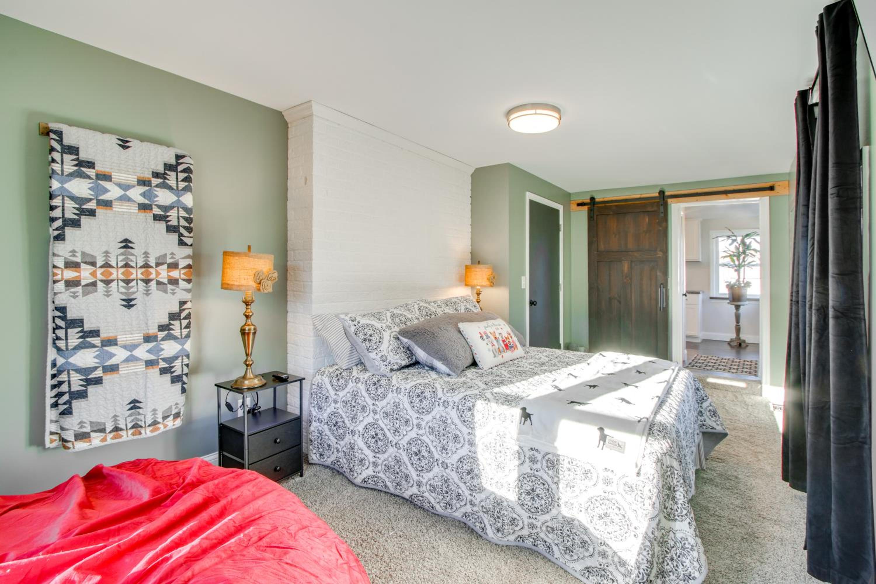 Fully Updated! Zanesville Home with River Views