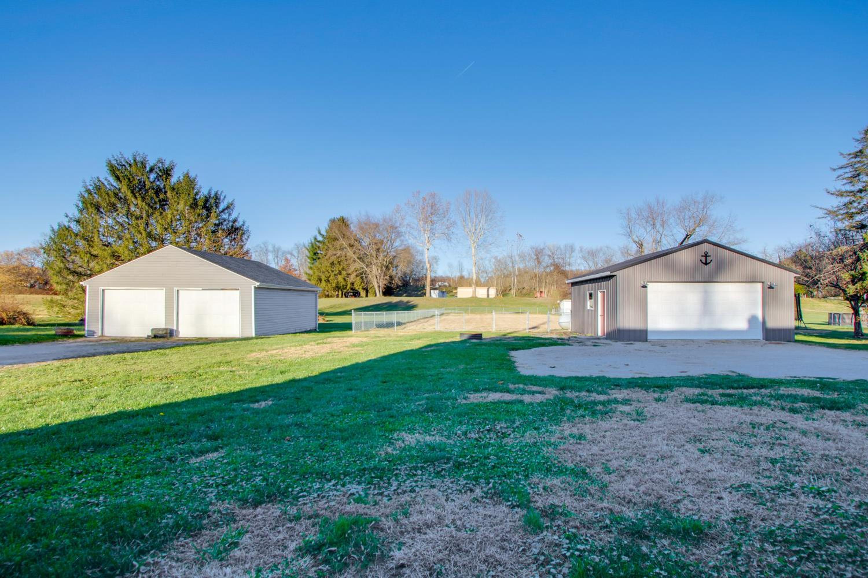 Fully Updated! Zanesville Home with River Views