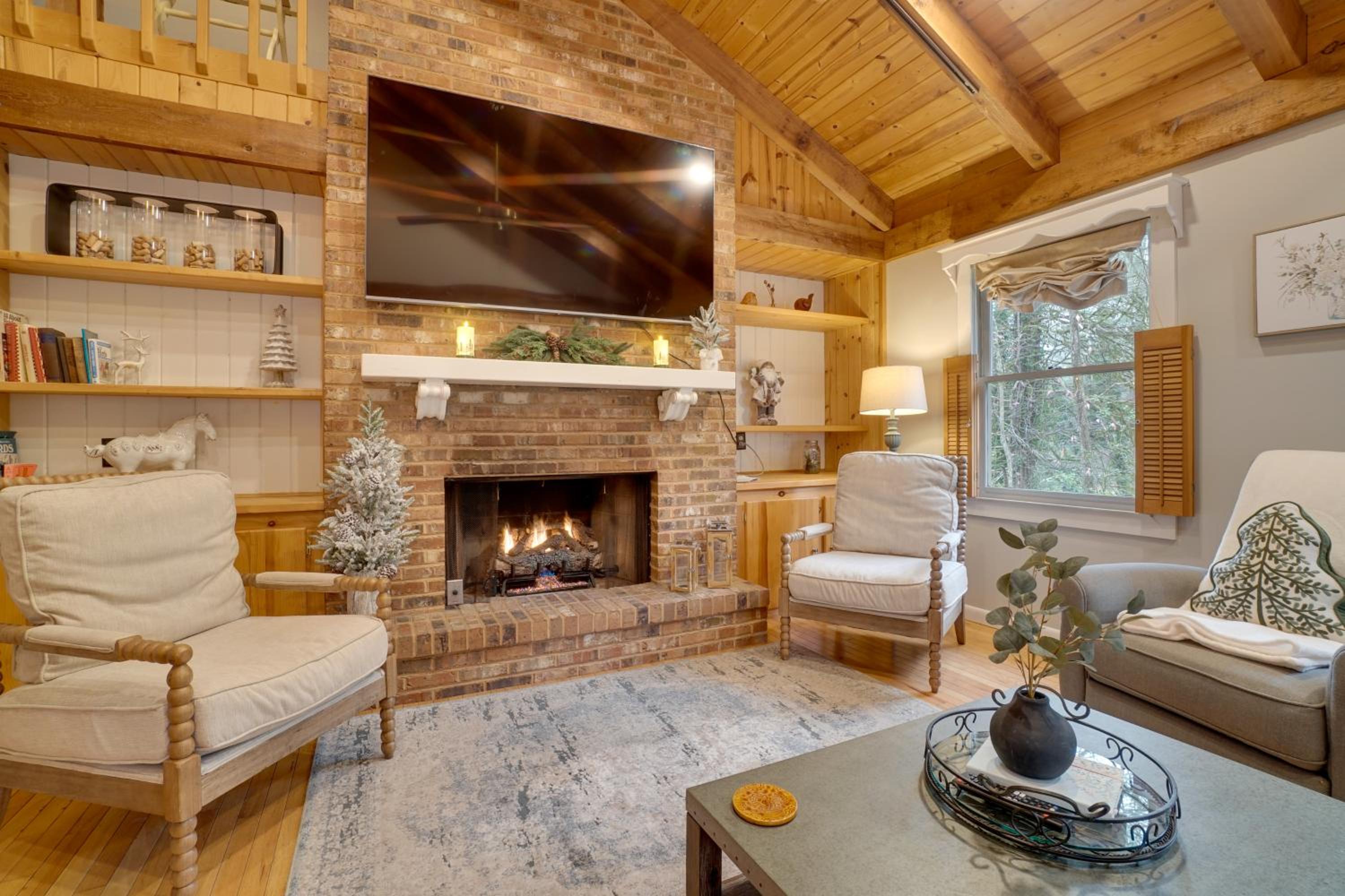 5 Forested Acres! Peaceful Retreat 4 Mi to Helen
