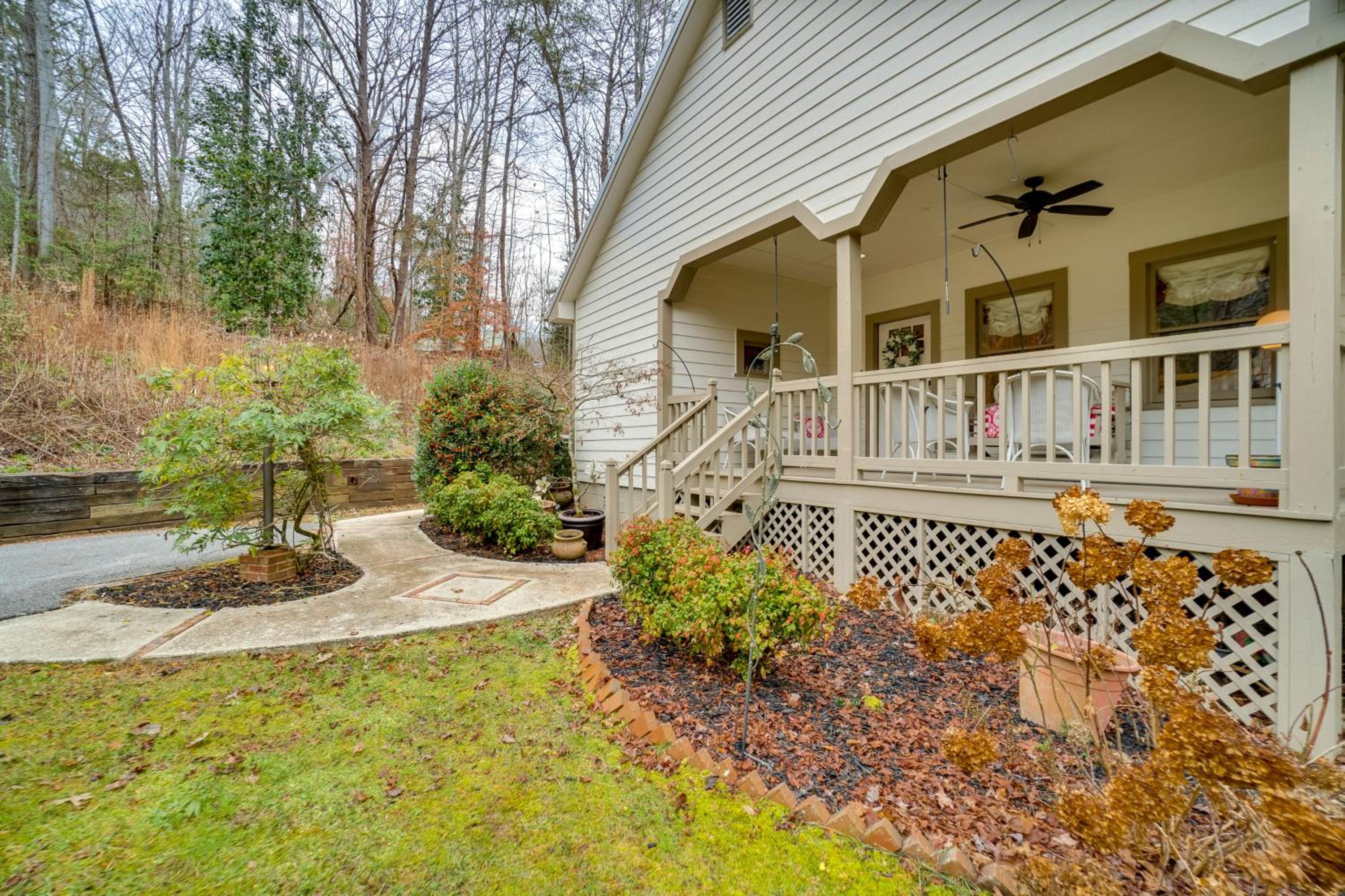 5 Forested Acres! Peaceful Retreat 4 Mi to Helen