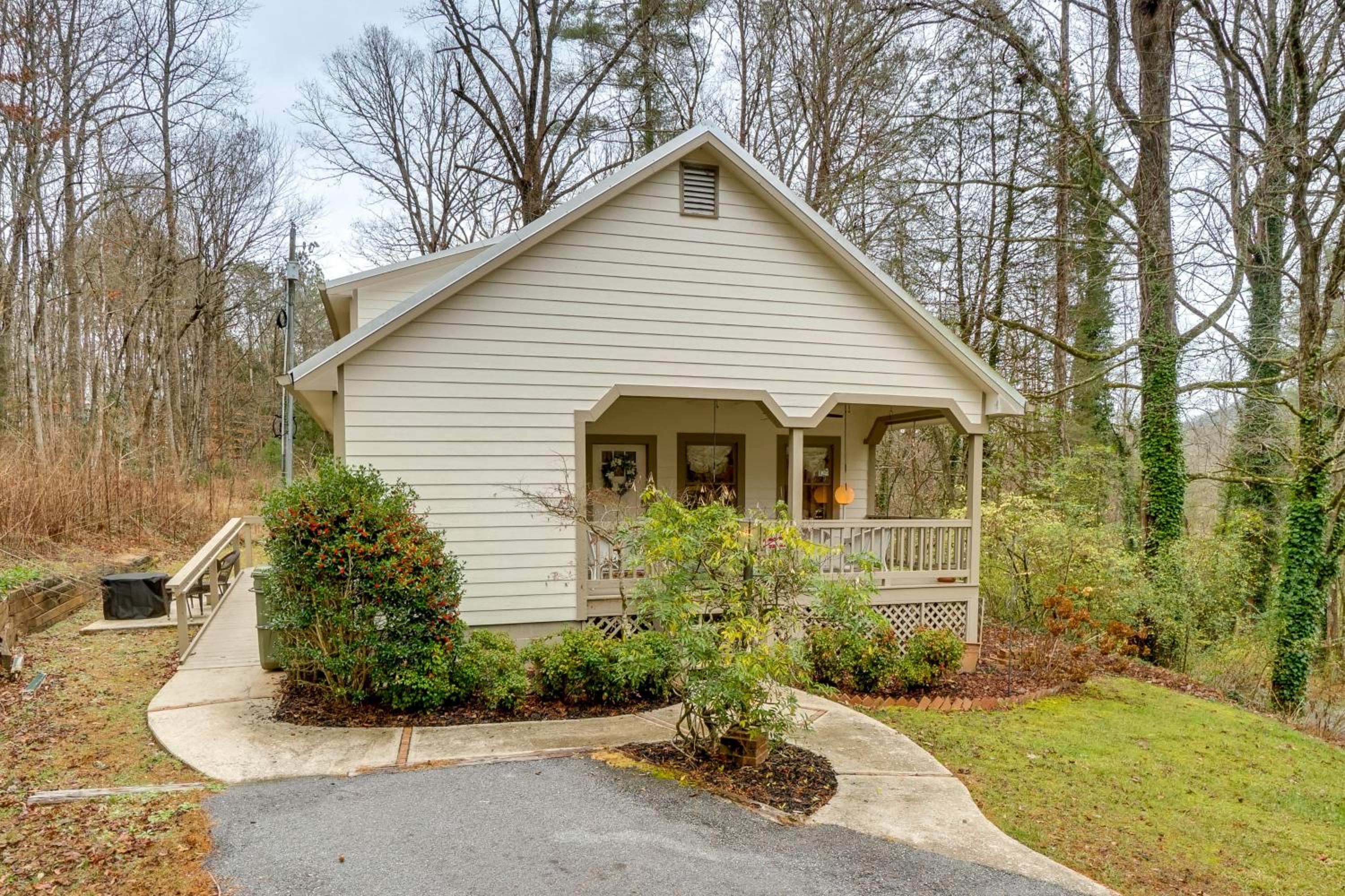 5 Forested Acres! Peaceful Retreat 4 Mi to Helen