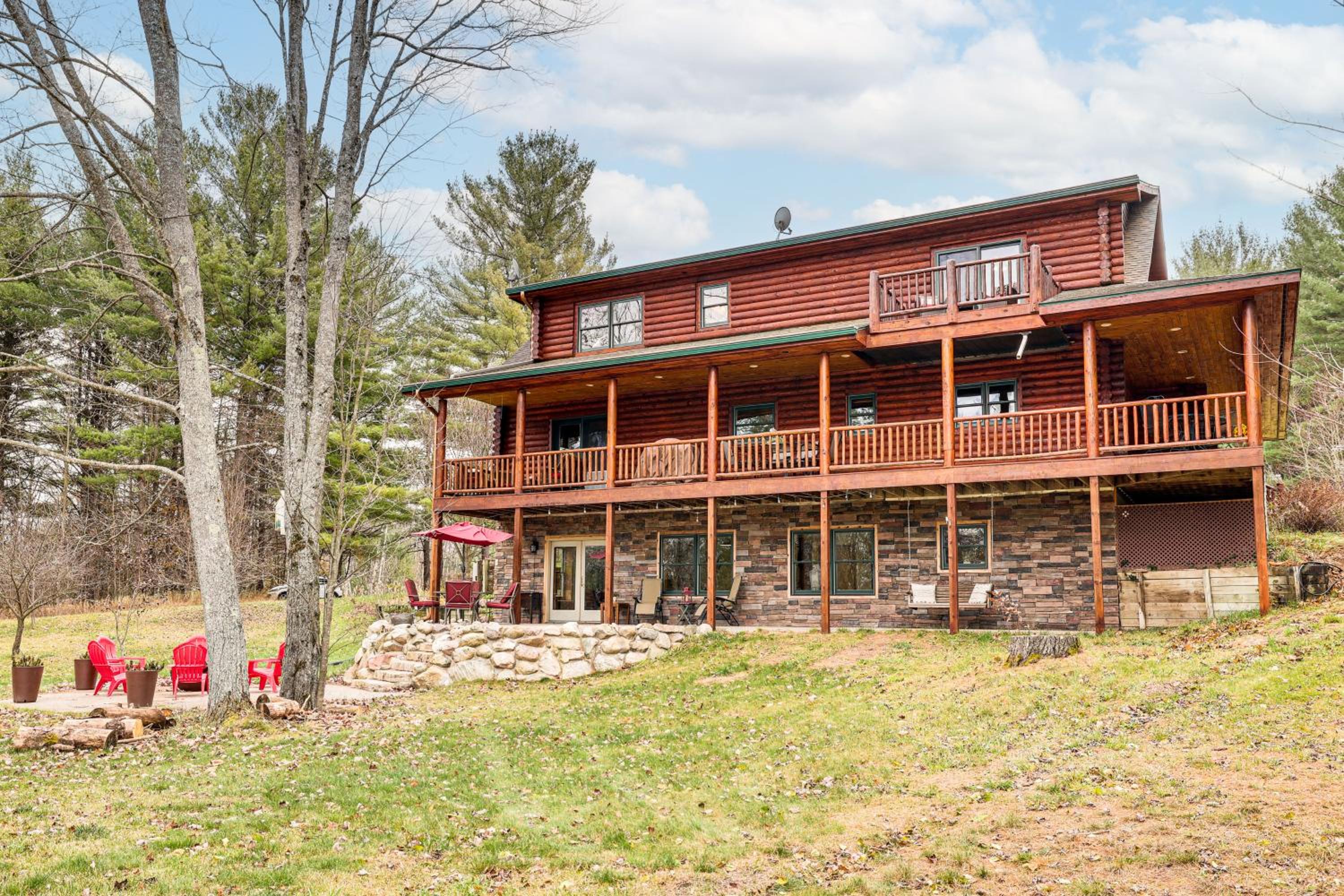 Spacious Log Home with 13 Acres, Ponds and Fire Pit!