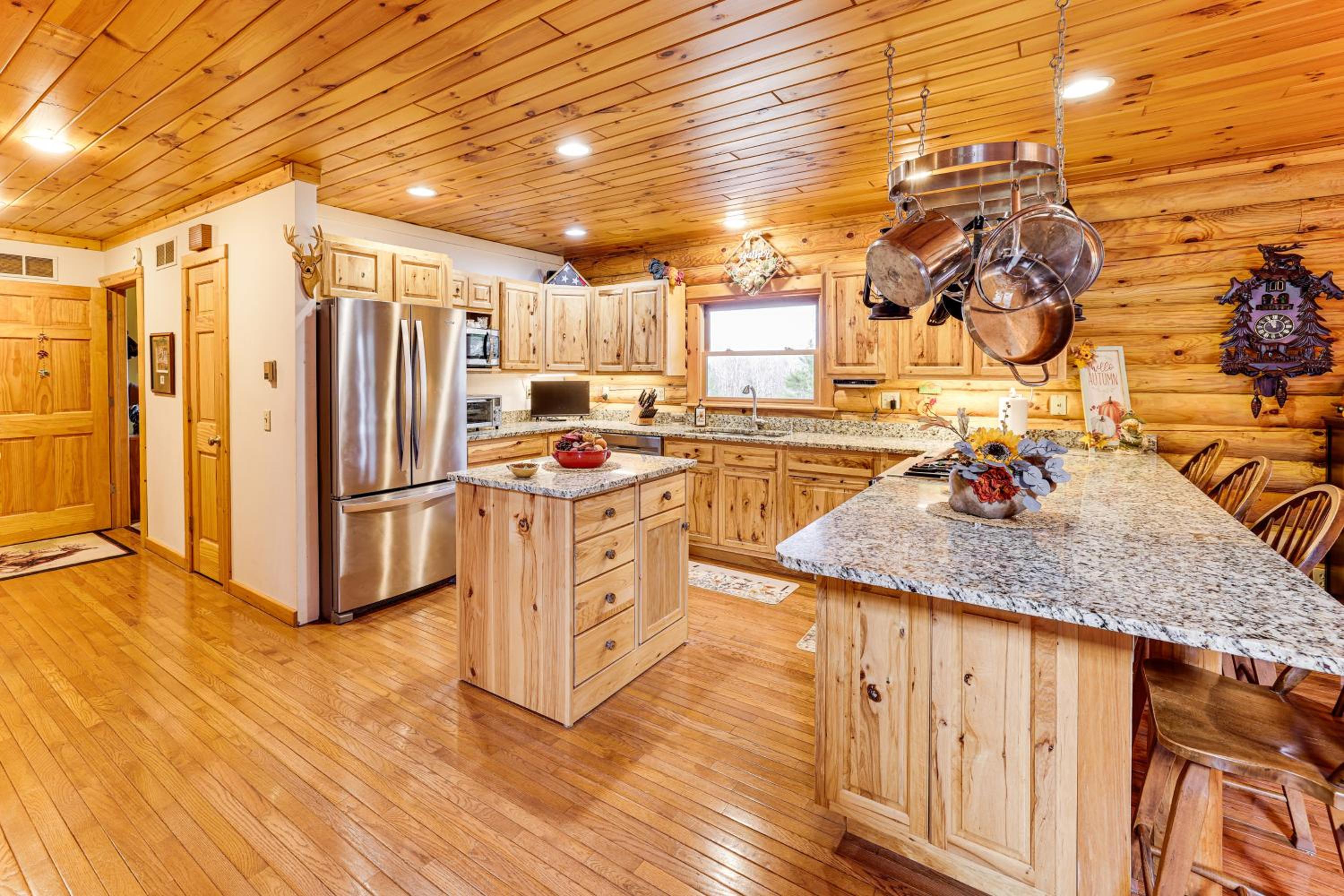 Spacious Log Home with 13 Acres, Ponds and Fire Pit!