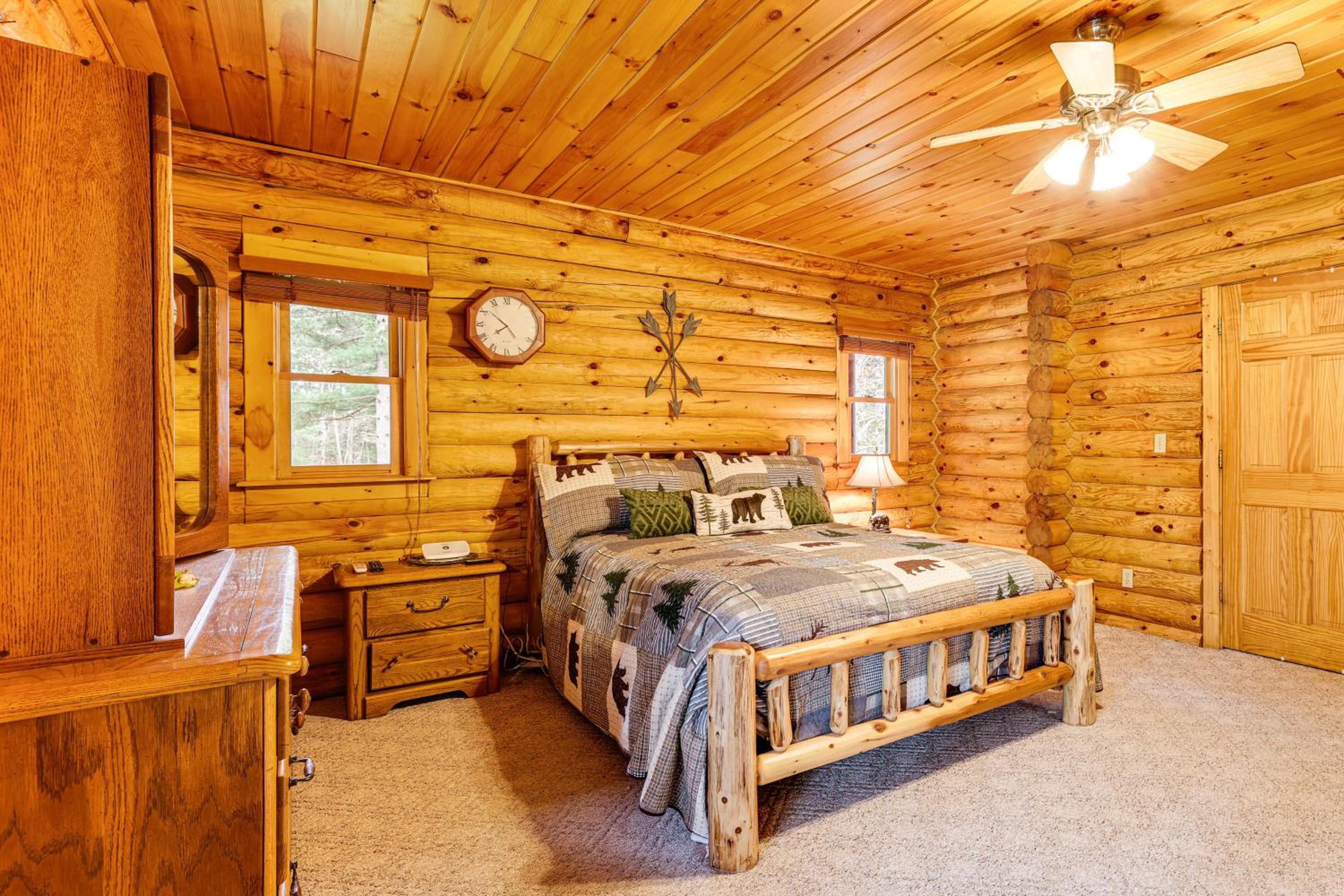 Spacious Log Home with 13 Acres, Ponds and Fire Pit!