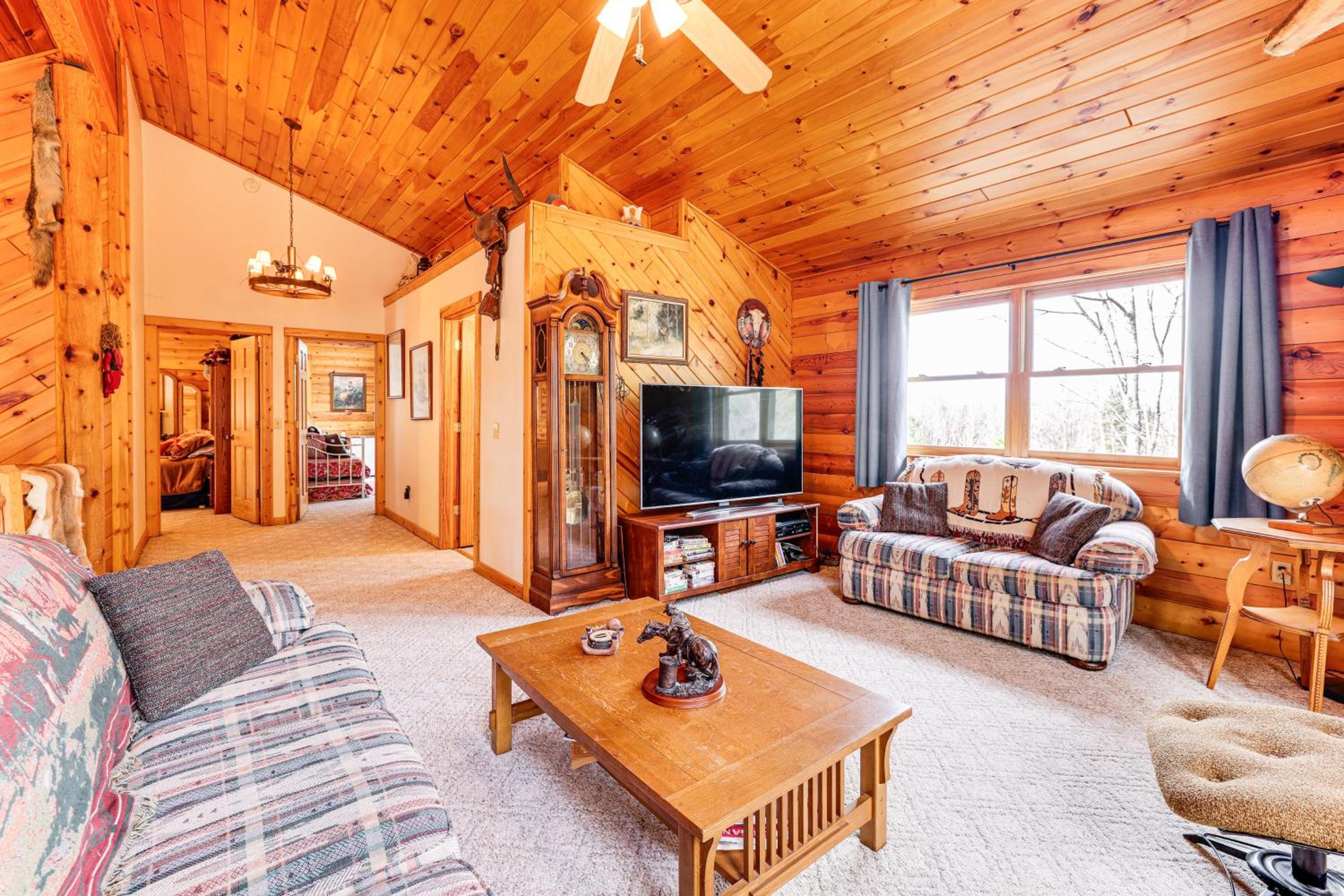 Spacious Log Home with 13 Acres, Ponds and Fire Pit!