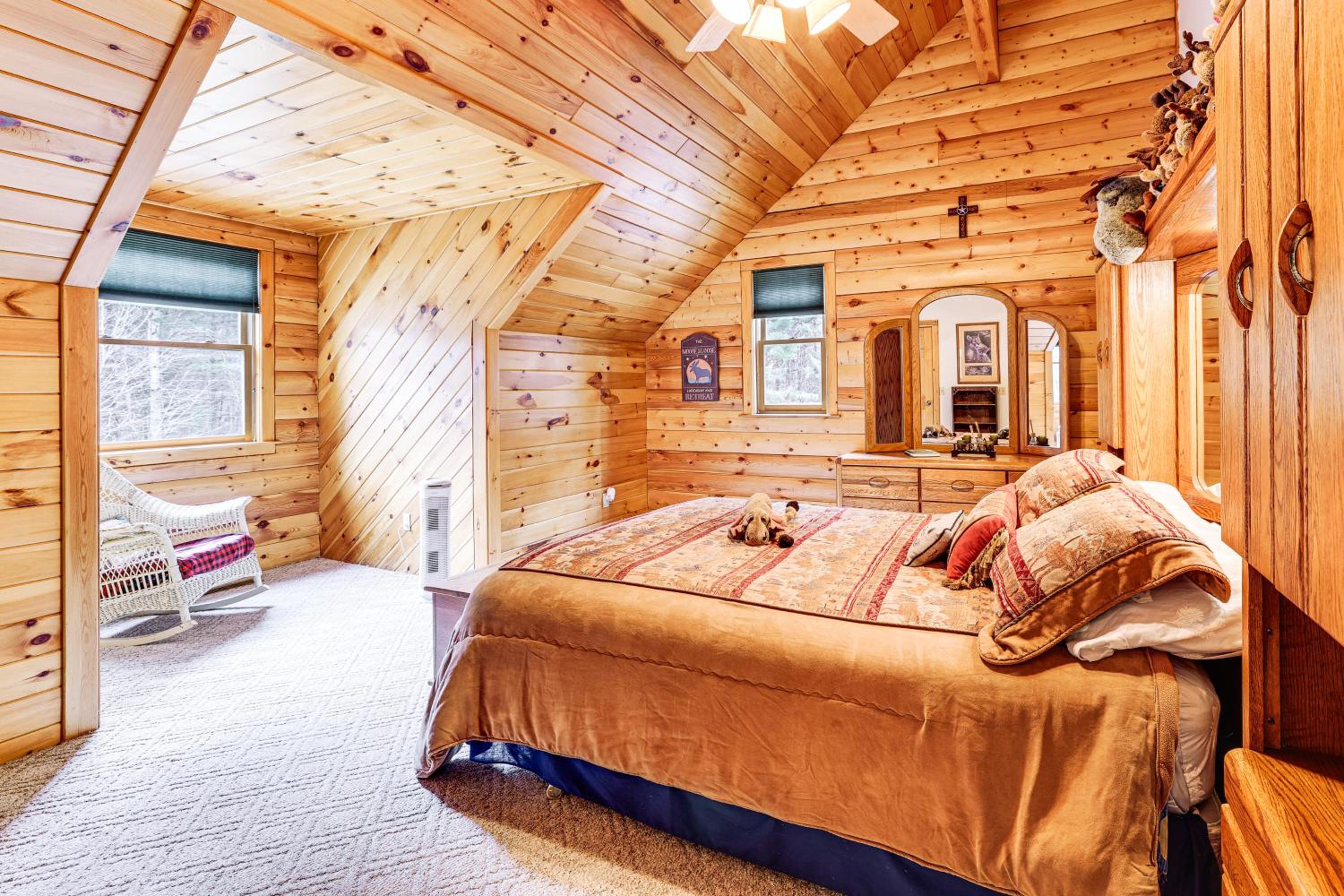Spacious Log Home with 13 Acres, Ponds and Fire Pit!