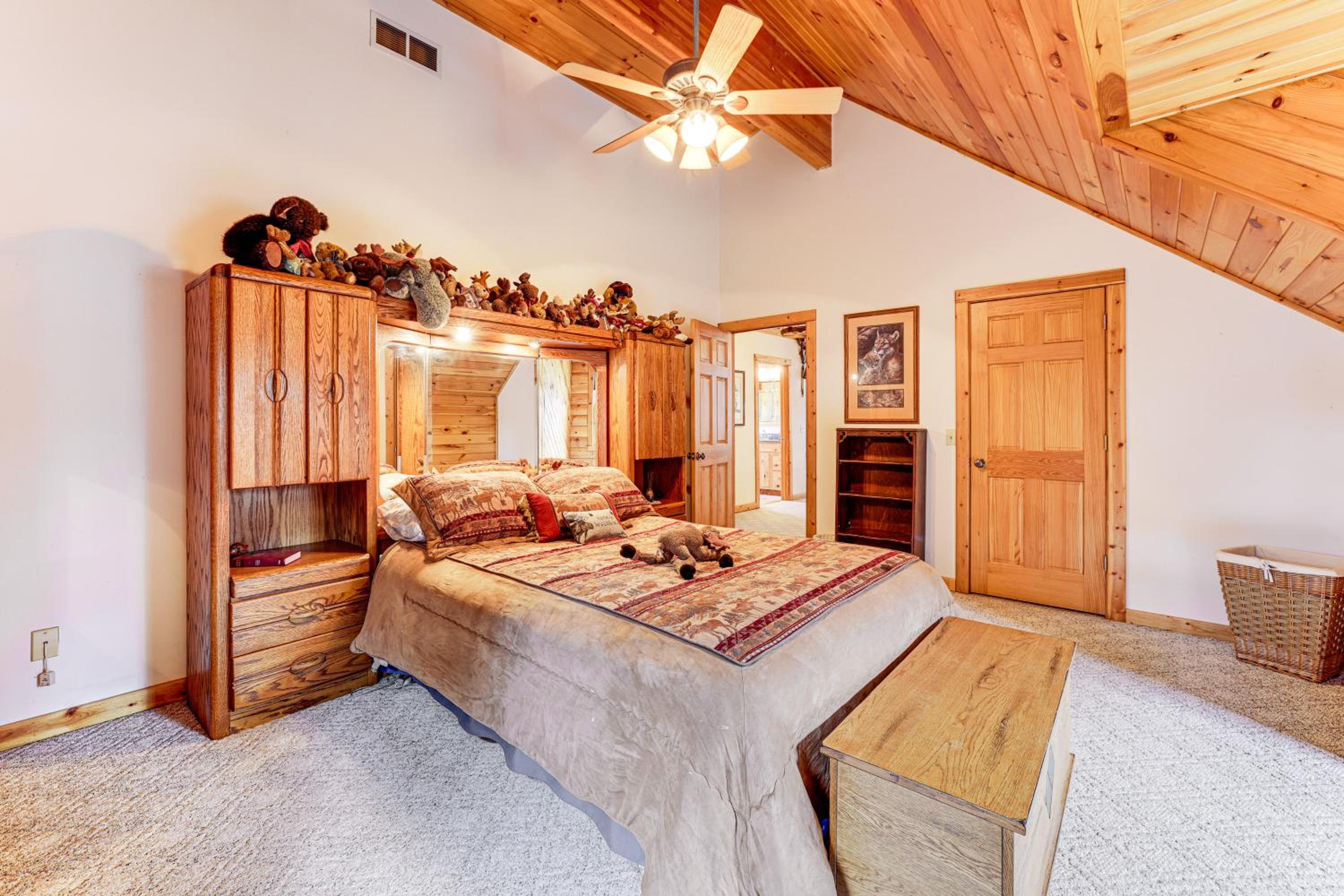 Spacious Log Home with 13 Acres, Ponds and Fire Pit!
