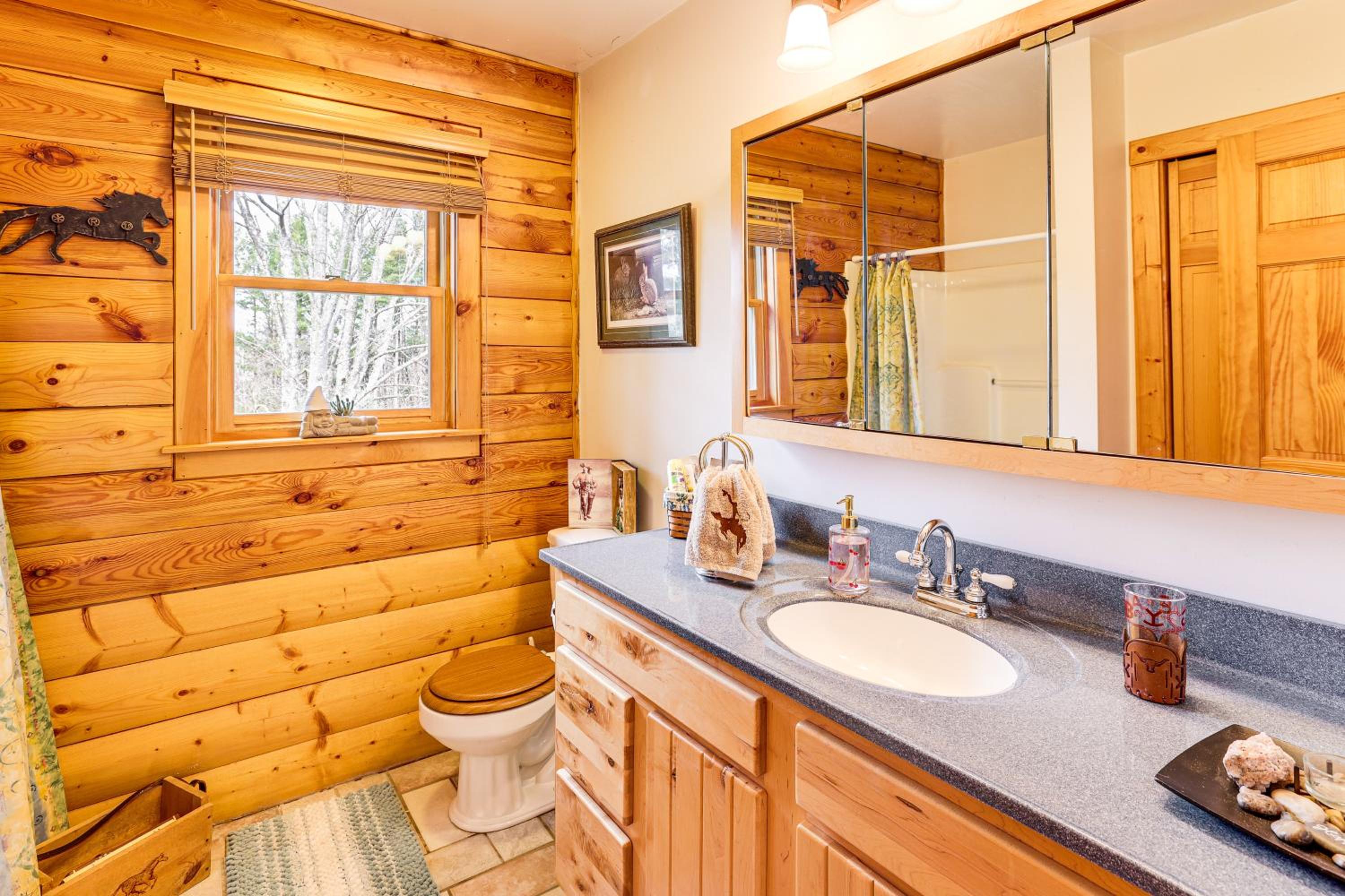 Spacious Log Home with 13 Acres, Ponds and Fire Pit!
