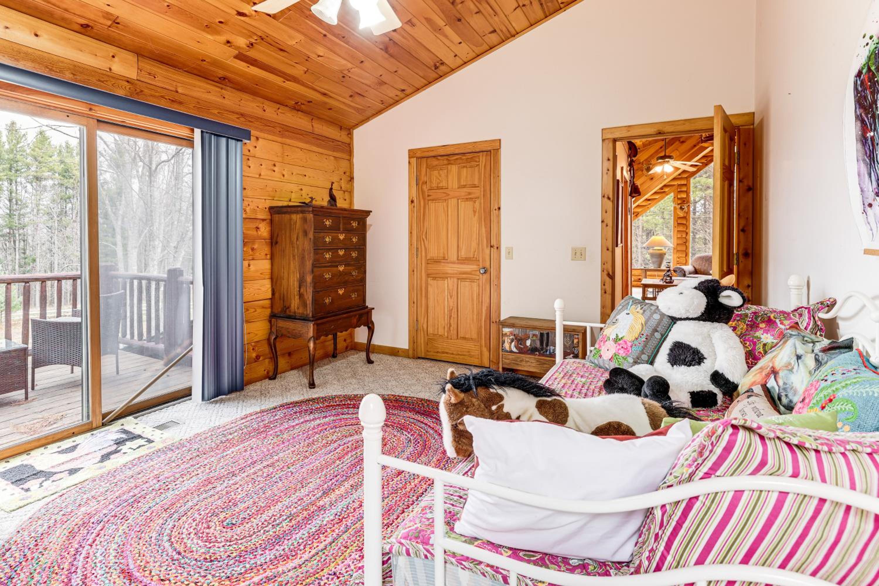 Spacious Log Home with 13 Acres, Ponds and Fire Pit!