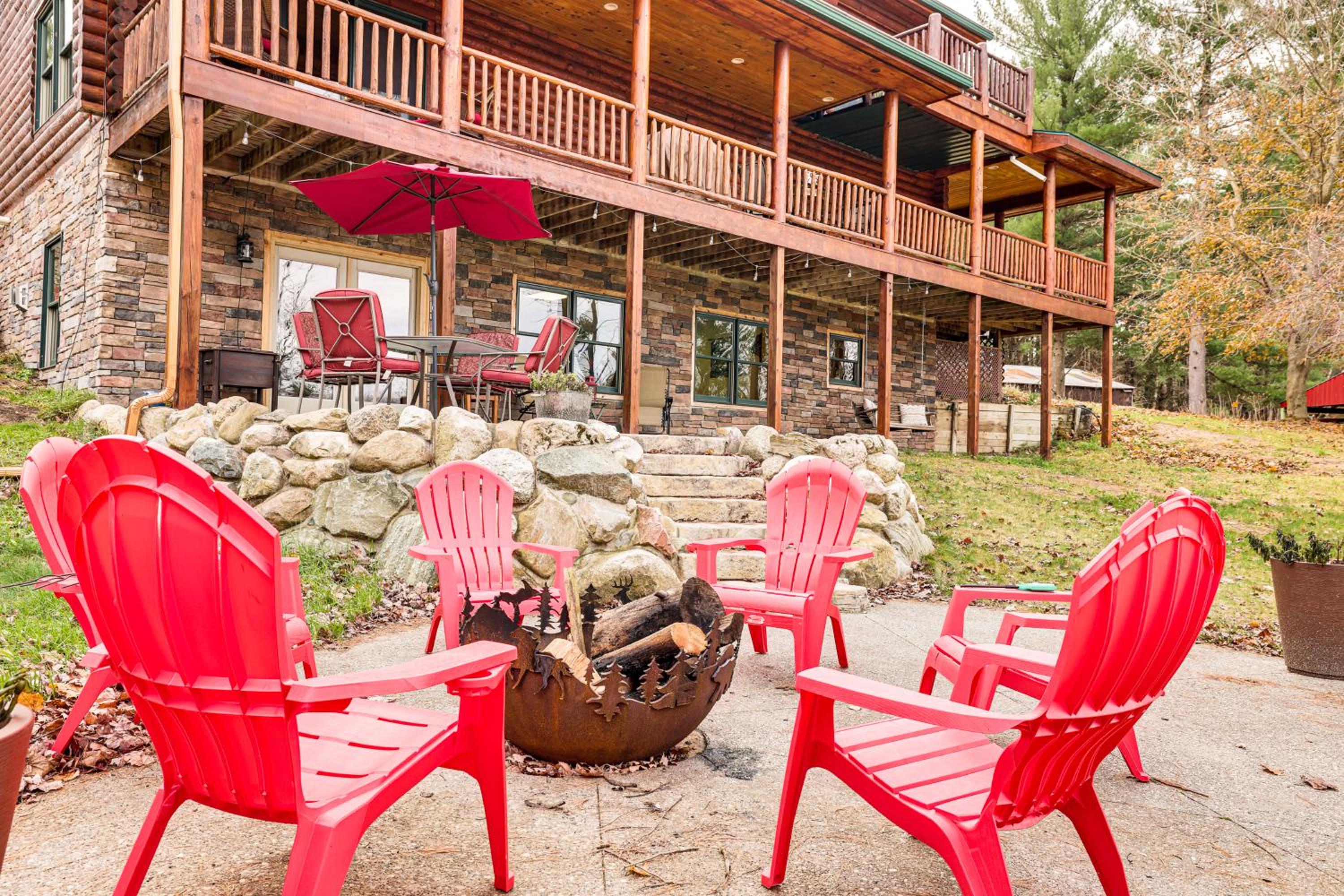 Spacious Log Home with 13 Acres, Ponds and Fire Pit!