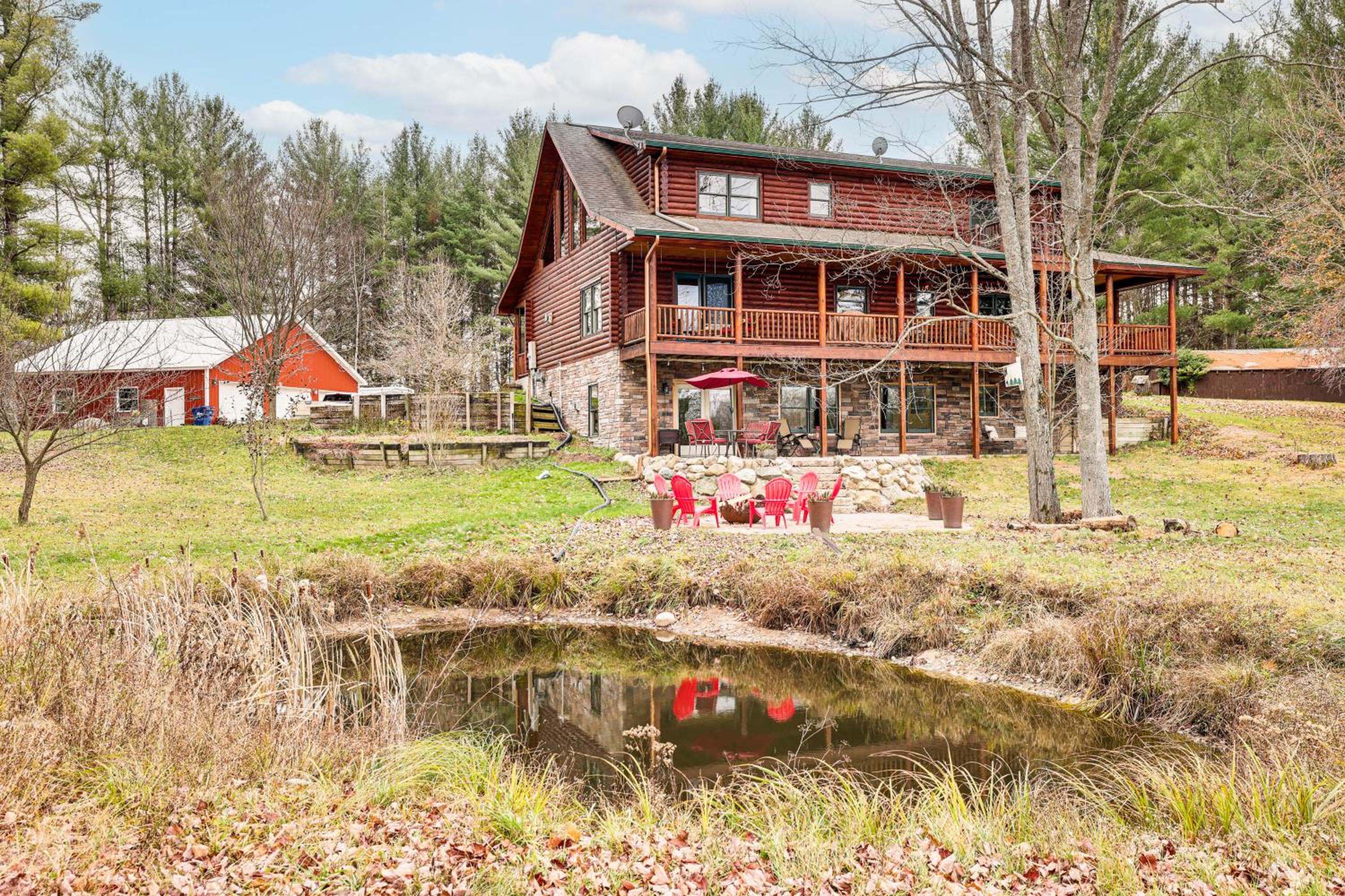 Spacious Log Home with 13 Acres, Ponds and Fire Pit!