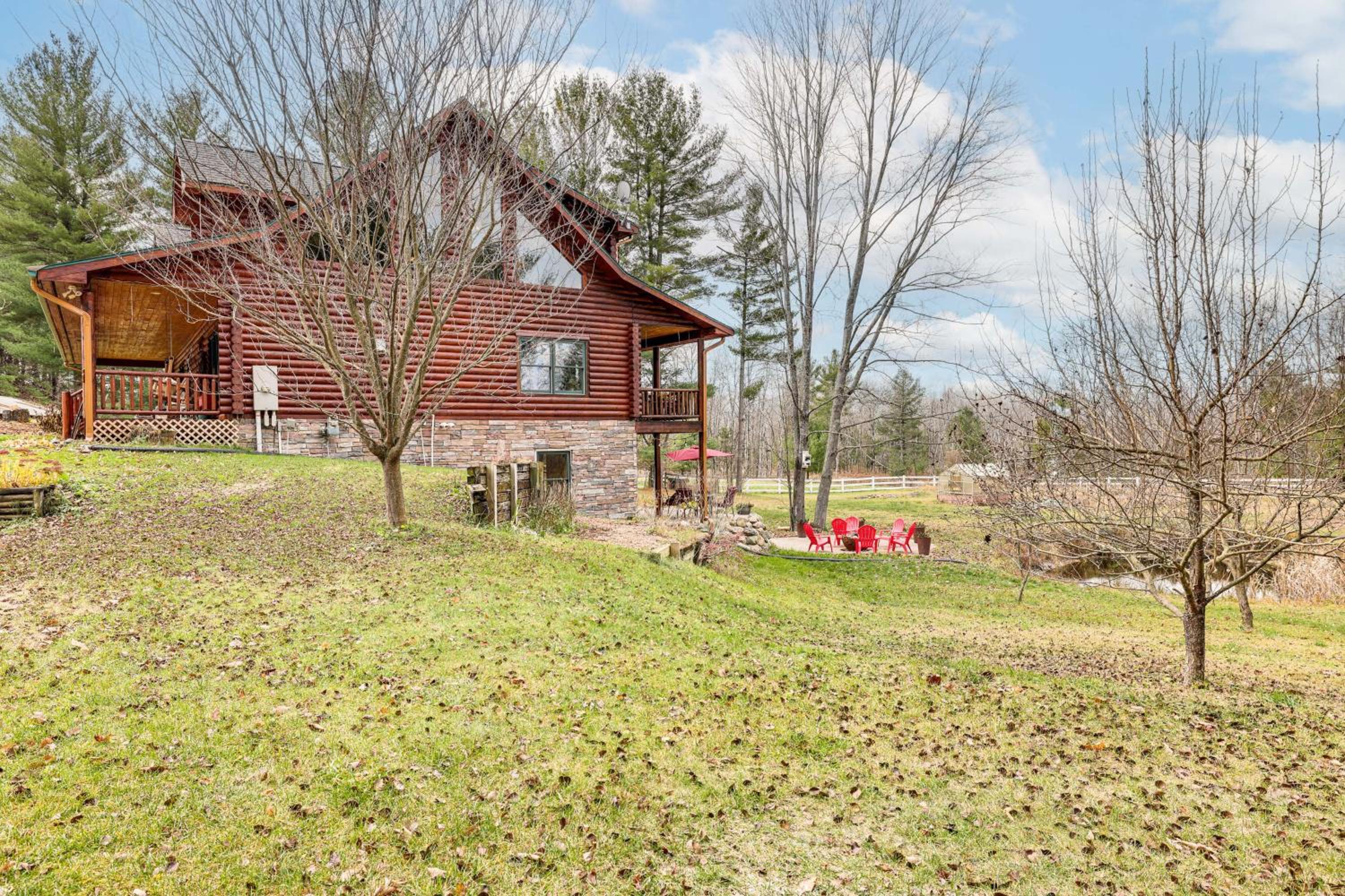 Spacious Log Home with 13 Acres, Ponds and Fire Pit!