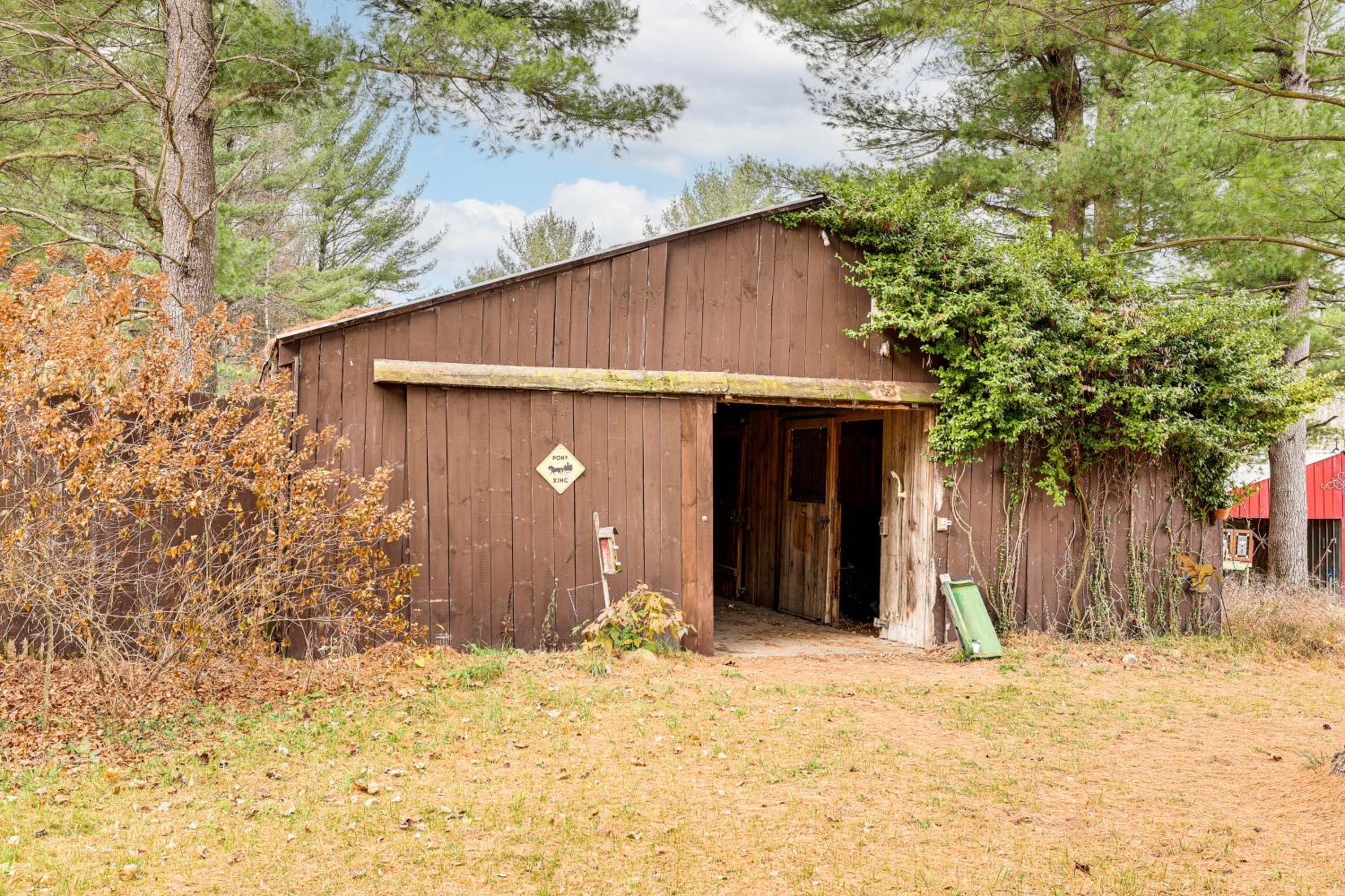 Spacious Log Home with 13 Acres, Ponds and Fire Pit!
