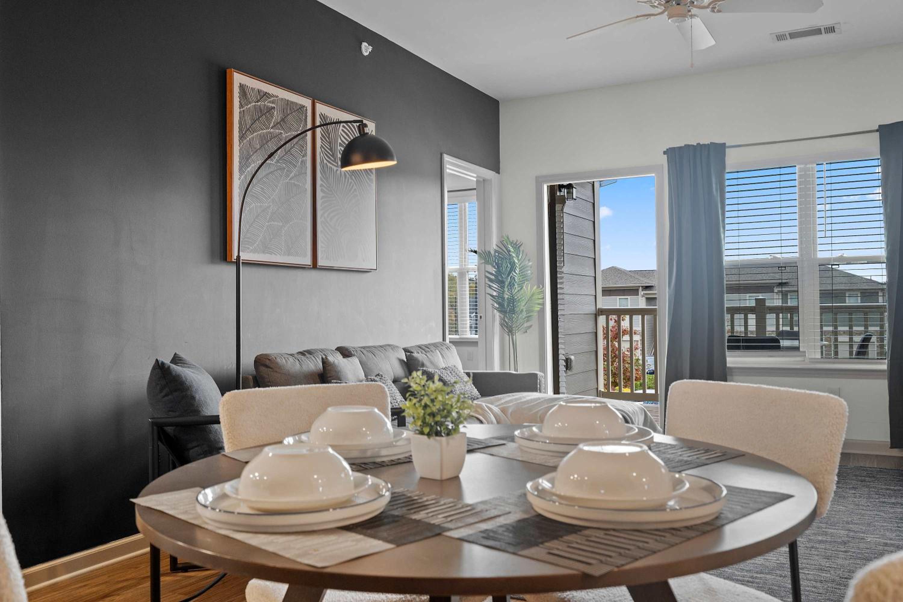 4BR King Bed Luxe Amenities Airport